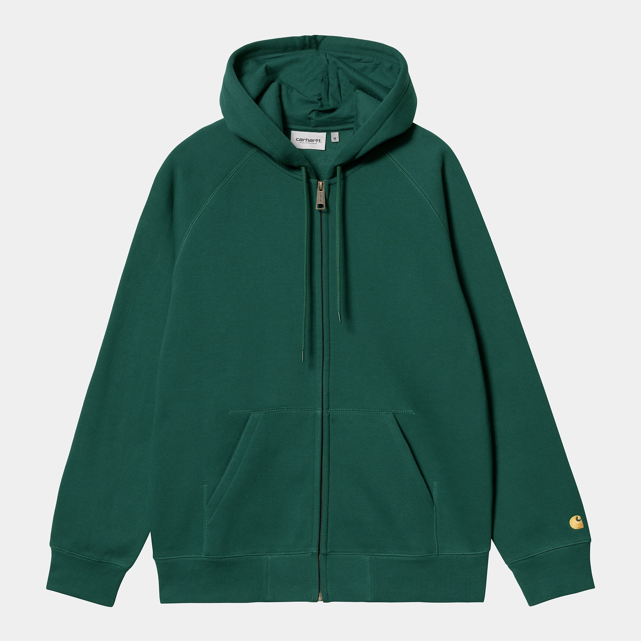 "Carhartt Hooded Chase Jacket in Grün/Gold, I033664_1YW_XX, Carhartt Zip Hoodie aus Baumwollmischung, Kapuze, goldene Logo-Stickerei, klassische Sweatjacke."