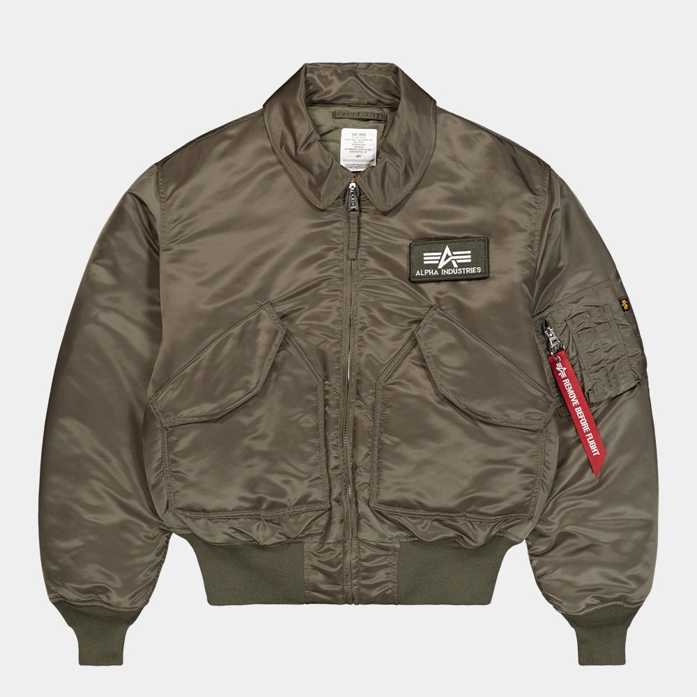 Alpha Industries CWU 45 (HERITAGE) Bomberjacke in Mud Olive, Freisteller Frontansicht, STICKABUSH