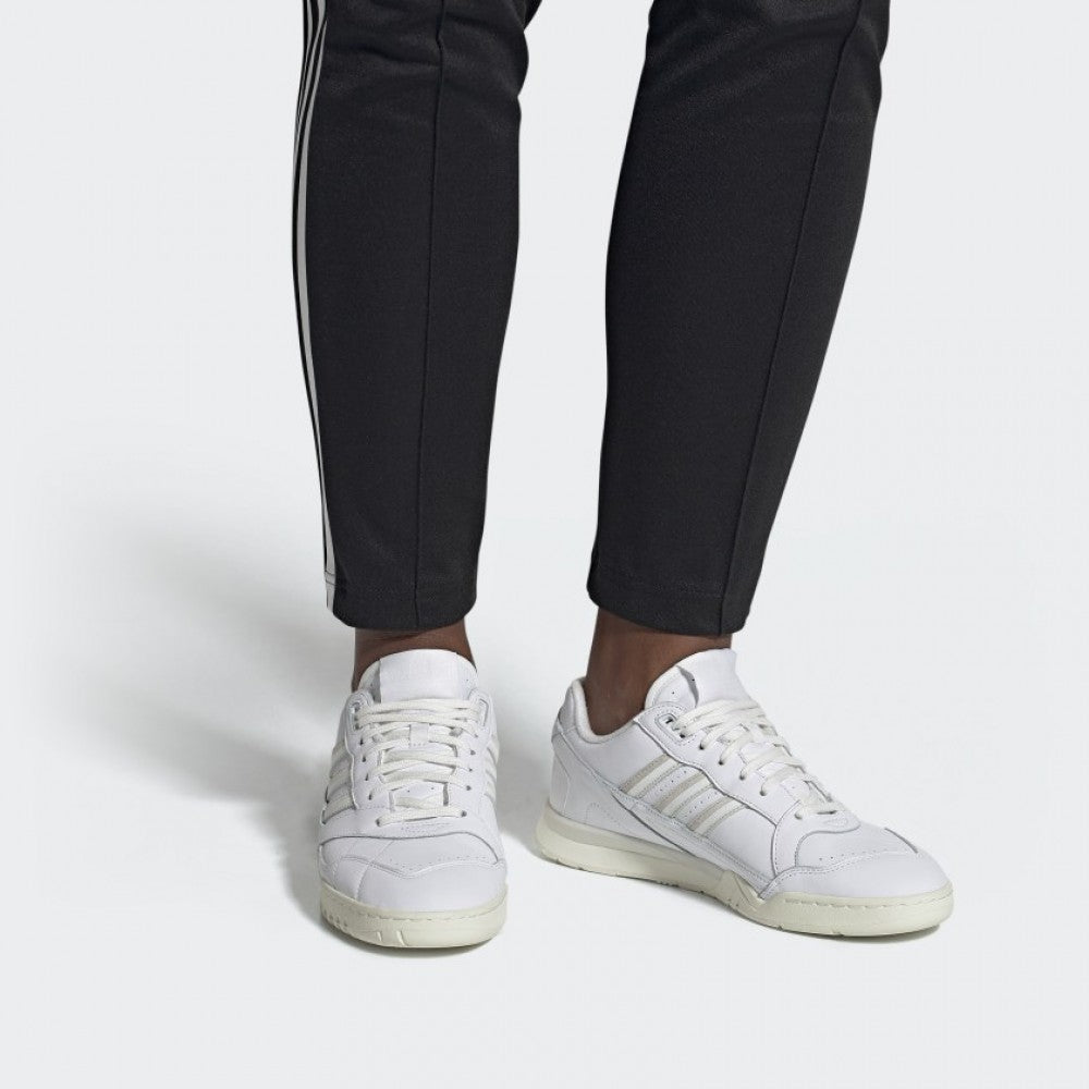 Adidas A.R. Trainer: Cloud White - STAB Sneaker, günstige Schuhe, Sneaker kaufen, Streetwear in Berlin, Sneaker Shop, Adidas Schuhe.