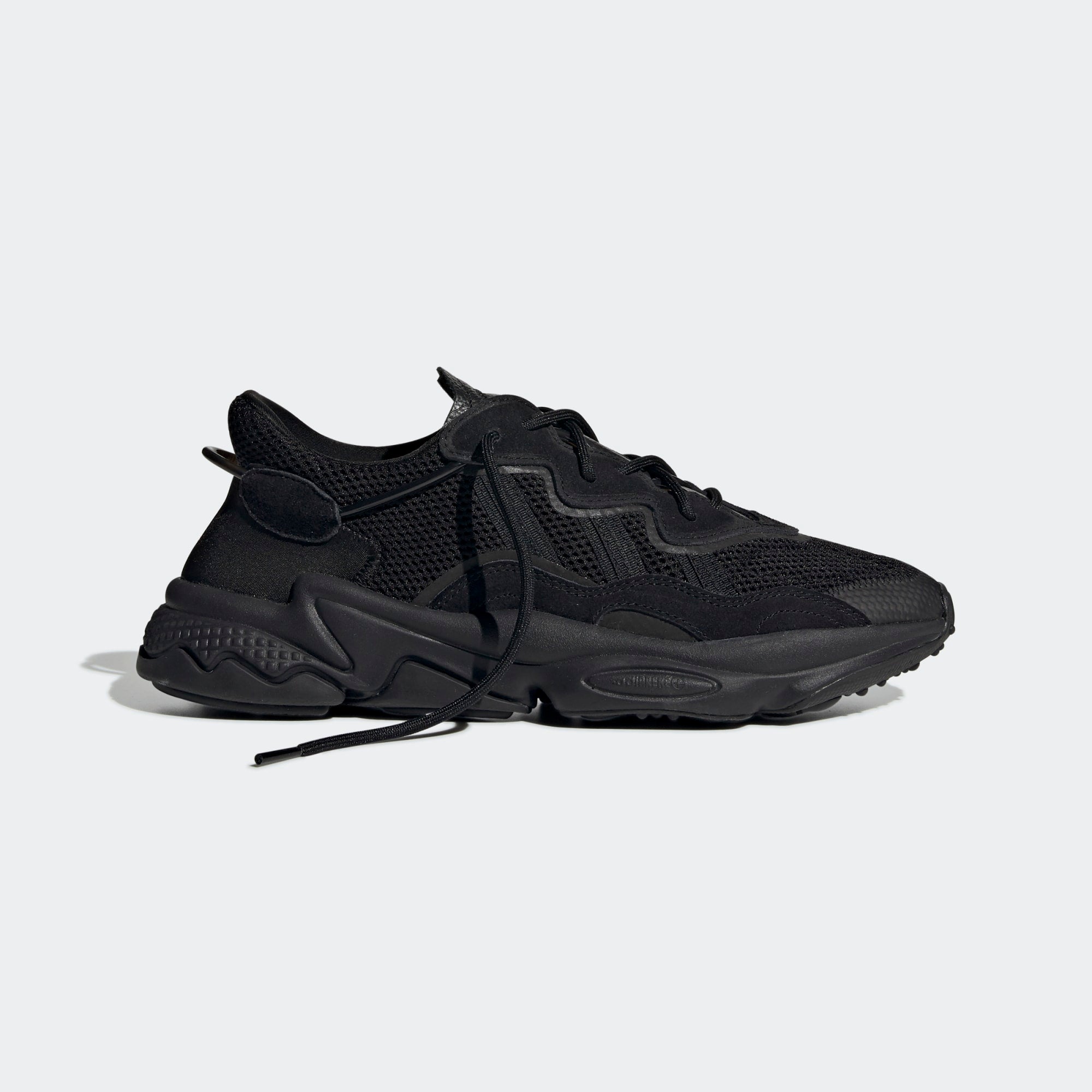 Adidas Ozweego Schwarz | Chunky Trainers | Streetwear