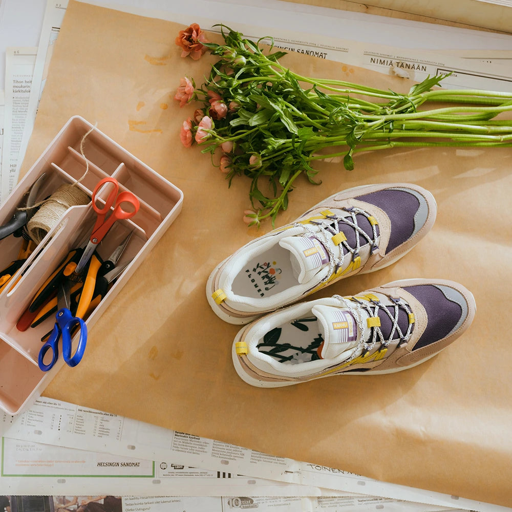 "Karhu Fusion 2.0 Sneaker Herren Flower Pack Warm Taupe Mango Mint still life shoot bei Stickabush Berlin.“