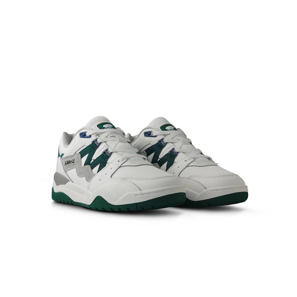 “Karhu Fusion XT in Bright White / Rain Forest, F850008, aus Mesh und Wildleder, mit stabiler Sohlendämpfung und sportlichem Retro-Design.“