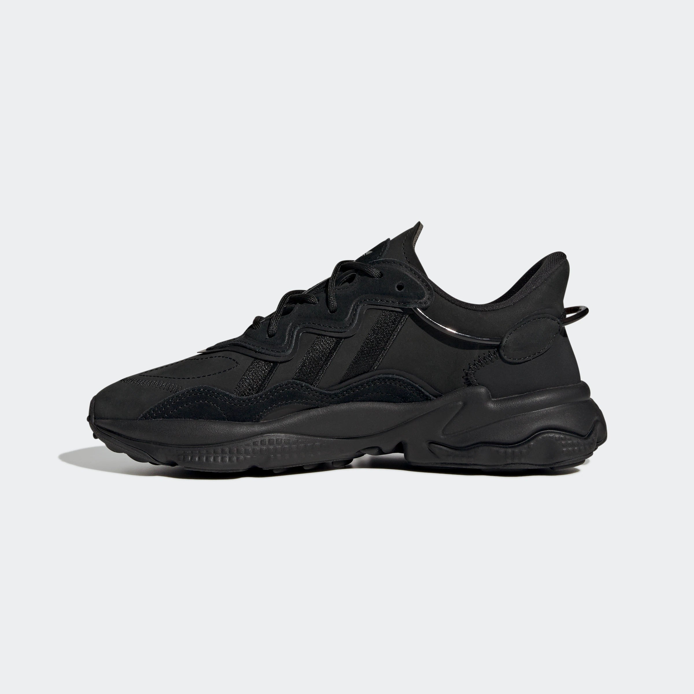 "Adidas Ozweego W Black GY9425: Stylischer Sneaker mit Retro-Design, bequemer Dämpfung und modernem Look."