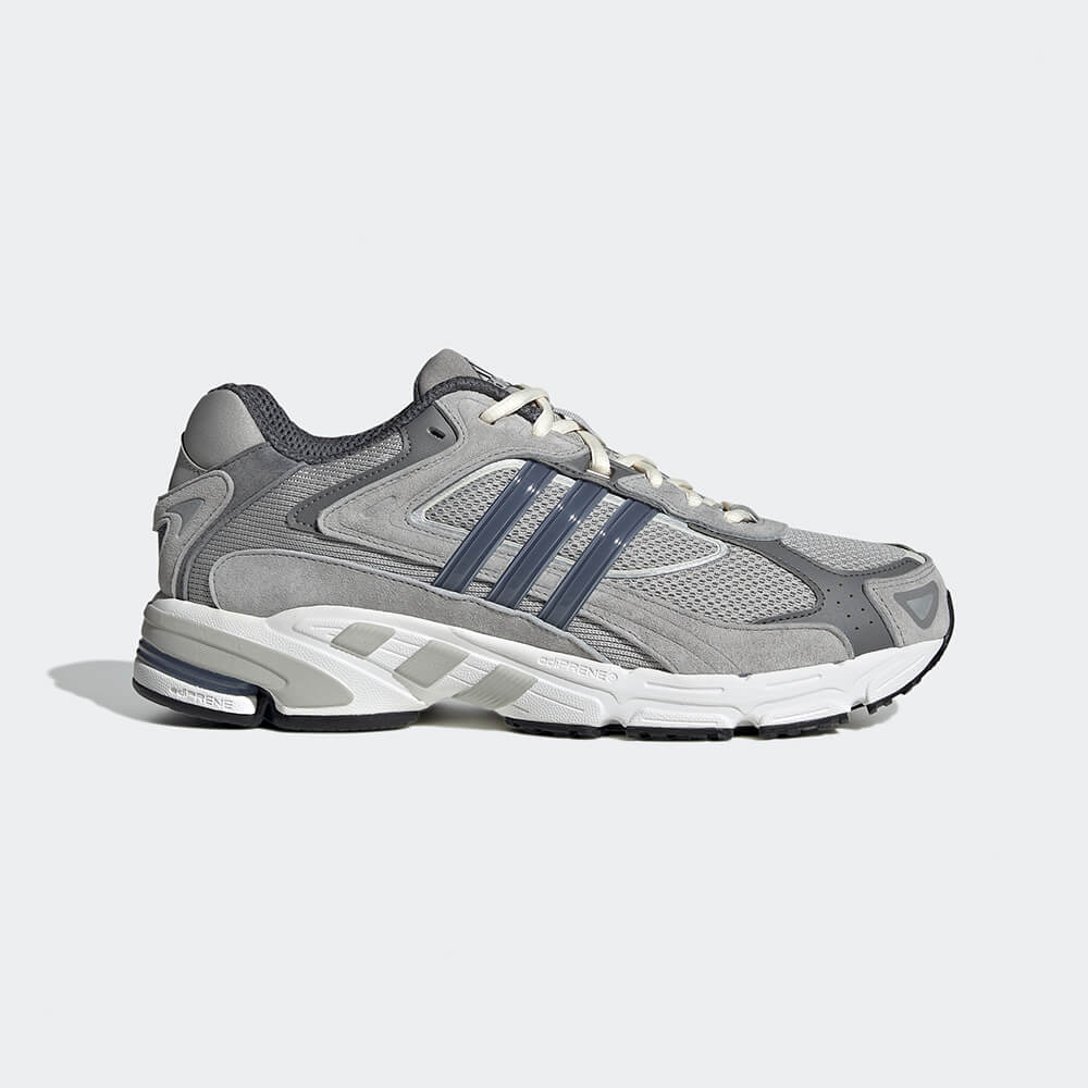 “Adidas Response CL in Grau. Laufschuh im 2000er-Stil, mit Mesh-Obermaterial, Wildleder-Overlays und beiger Gummisohle.“