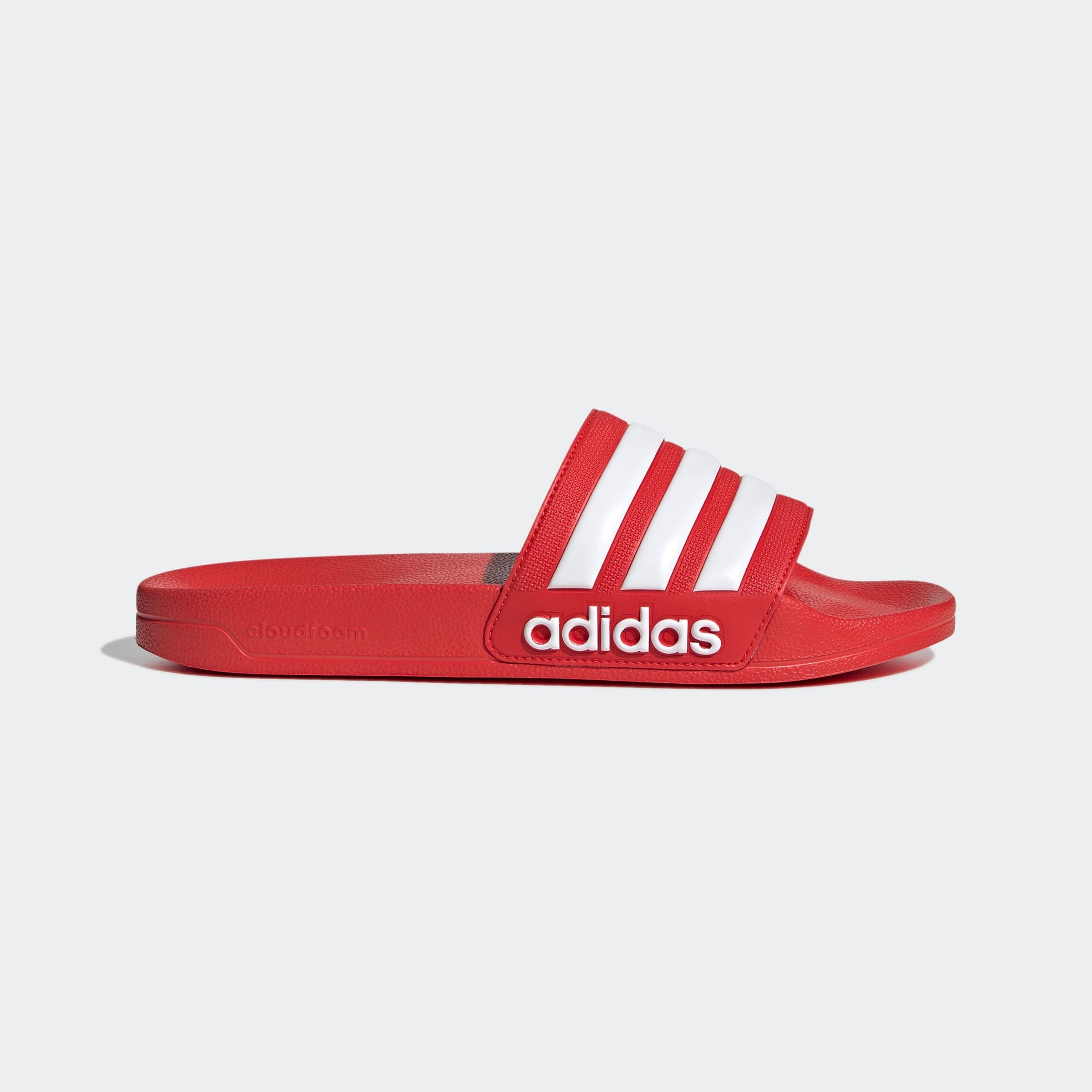 Rot-weiße adidas Adilette Shower Badeschlappen mit 3-Streifen Seitenansicht bei STICKABUSH Berlin.