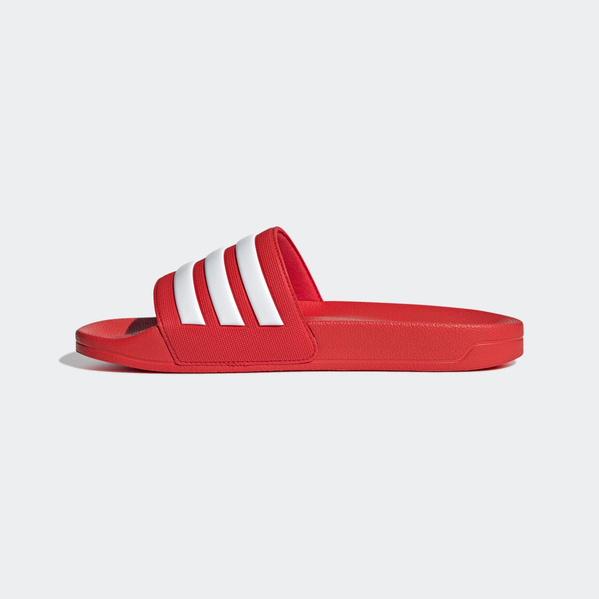 Rot-weiße adidas Adilette Shower Badeschlappen mit 3-Streifen Seitenansicht bei STICKABUSH Berlin.