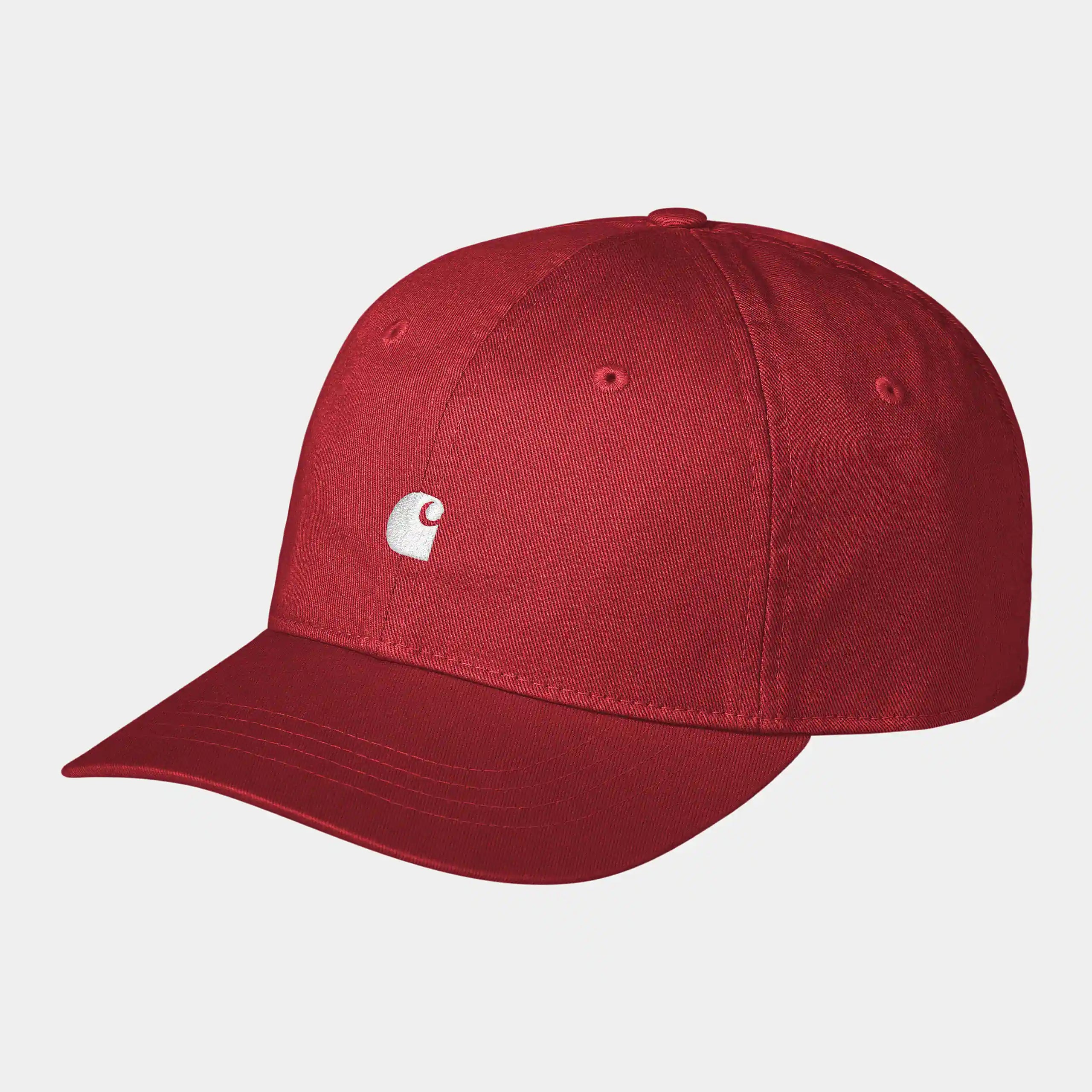 “Carhartt WIP Madison Logo Cap – Tuscany / White. Rote Baumwoll-Twill-Cap, mit gebogenem Schirm, weißer Logo-Stickerei und verstellbarem Riemen.“