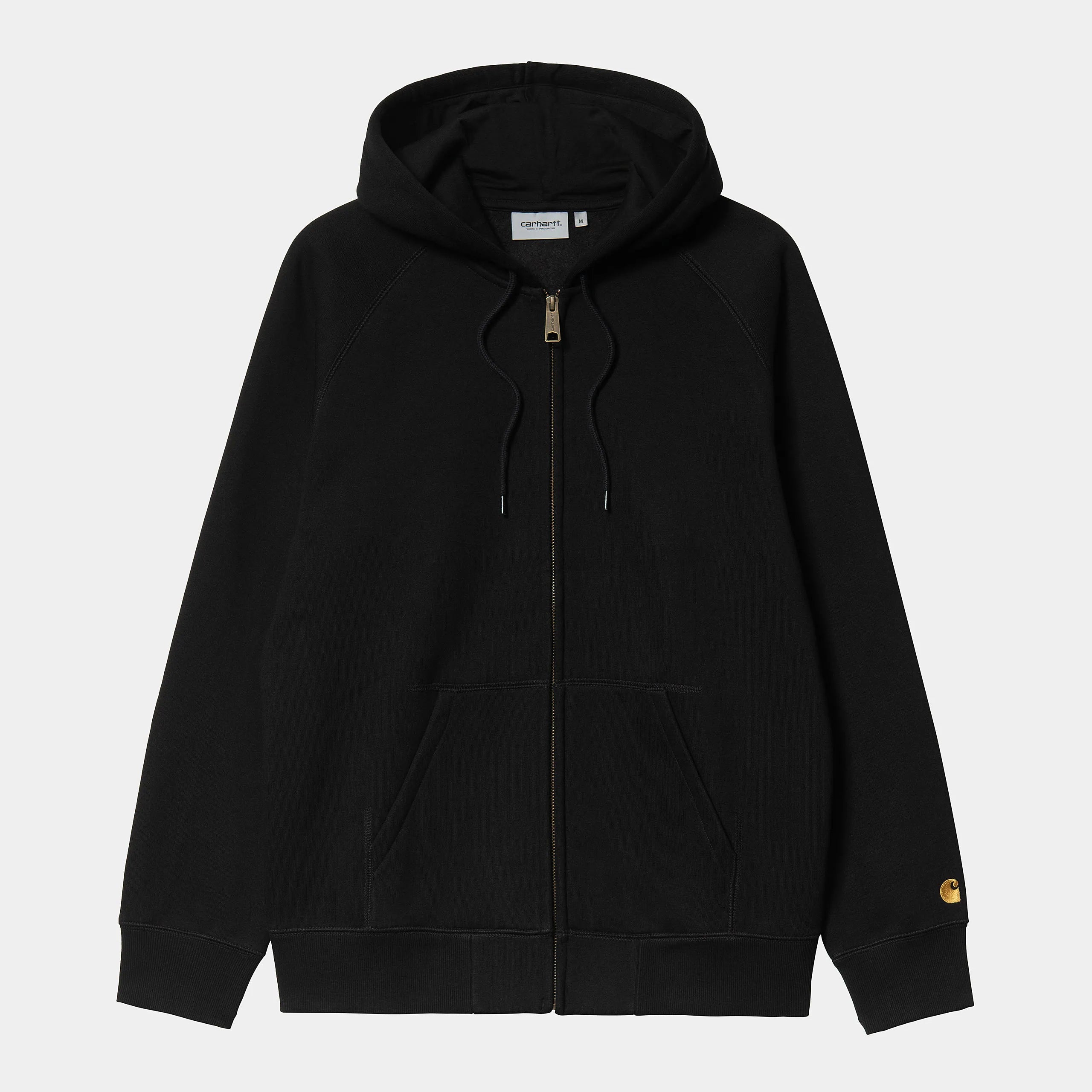 "Carhartt Hooded Chase Jacket in Schwarz/Gold, Zip Hoodie aus Baumwollmischung, Kapuze, goldene Logo-Stickerei, klassische Sweatjacke."