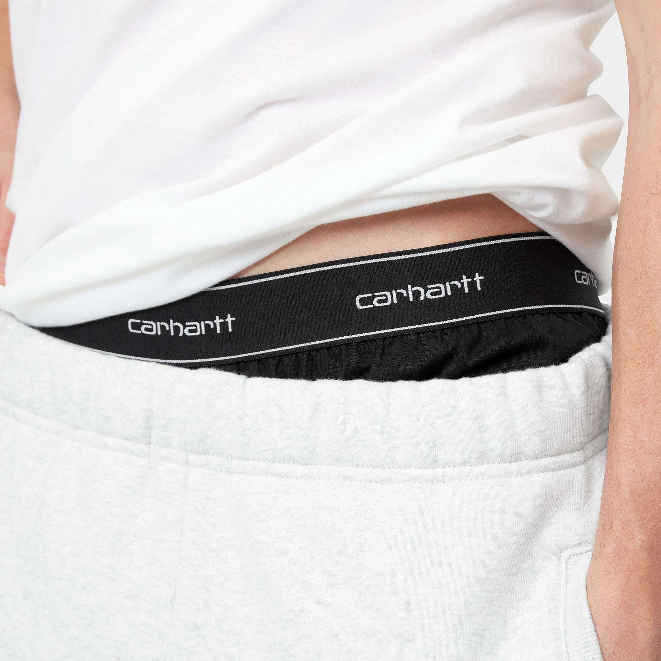 “Schwarze Carhartt WIP Cotton Script Boxers aus Baumwolle mit weißem Carhartt Script-Logo auf dem elastischen Bund.“