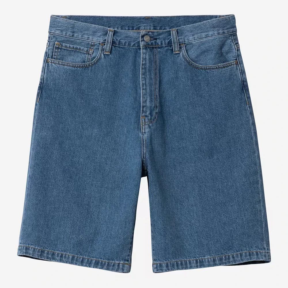 „Carhartt WIP Landon Short für Herren in Blue Heavy Stone Wash – blau verwaschene Jeans-Shorts im Loose Fit aus schwerem Denim mit dem ikonischen Square-Label bei Stickabush Berlin.“