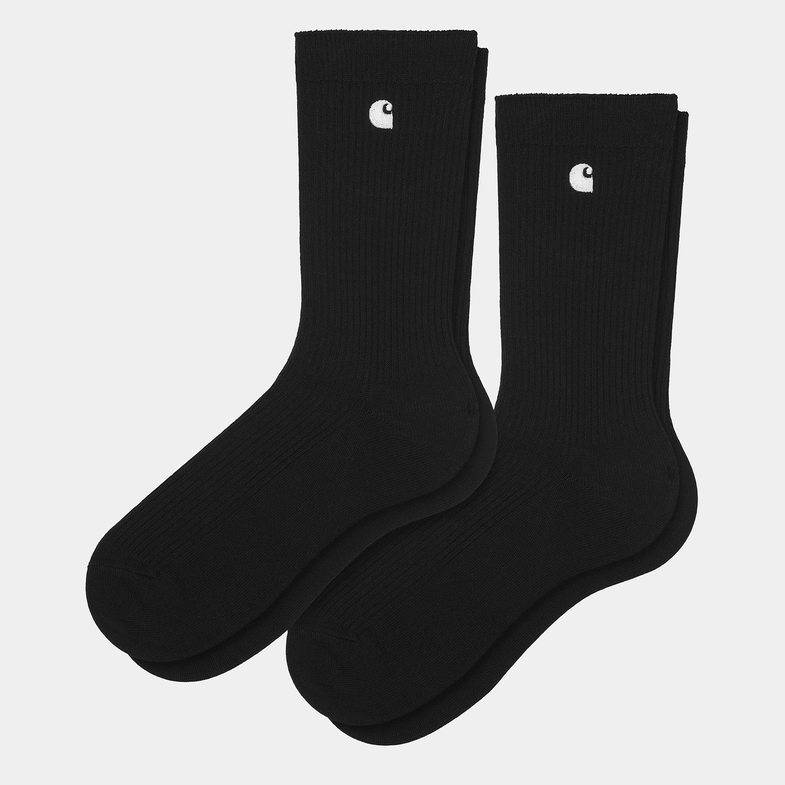 "Schwarze Carhartt WIP Madison Socken mit weißem Carhartt C-Logo-Stick am Rippstrick-Bund im 2er-Pack bei Stickabush Berlin."