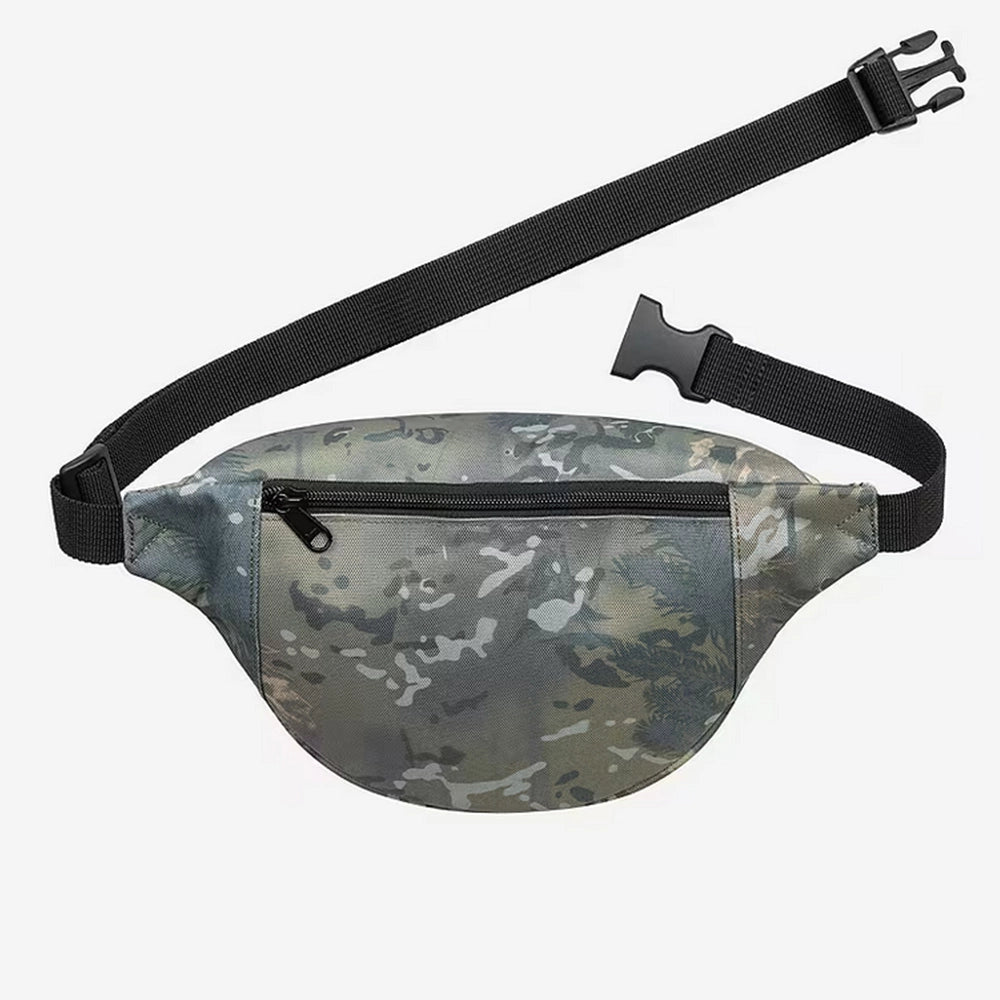 Carhartt WIP Jake Hip Bag – Camo Combi, Green. Grüne Camouflage-Bauchtasche aus Polyester-Duck-Canvas, mit Reißverschluss, verstellbarem Riemen und Carhartt WIP Square Label.