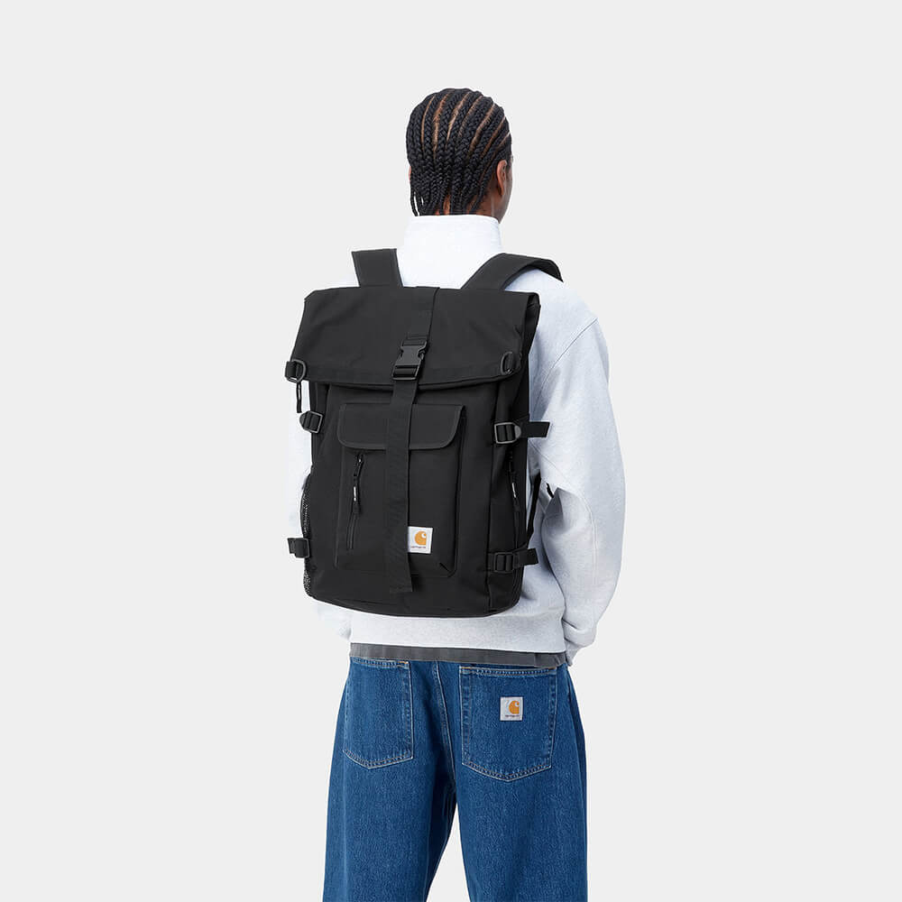 “Carhartt WIP Philis Backpack in Black, I031575_89_XX, Carhartt Rucksack aus robustem Polyester-Canvas, mit geräumigem Hauptfach, seitlichen Taschen und verstellbaren Trägern.“