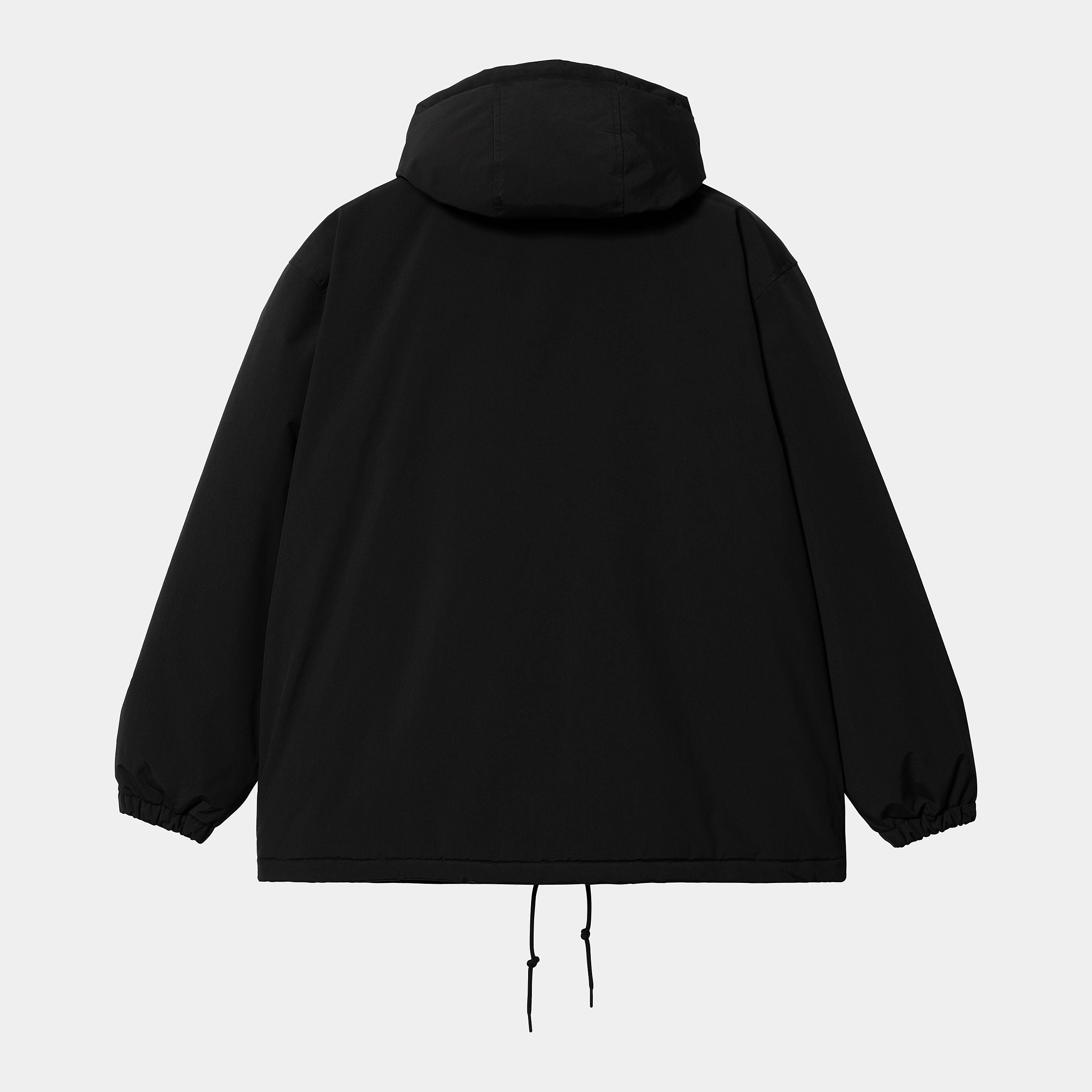“Carhartt WIP Hooded Coach Jacket in Black / White, I032247_0D2_XX, aus wasserabweisendem Material, mit verstellbarer Kapuze und dezentem Logo-Print auf der Brust.“