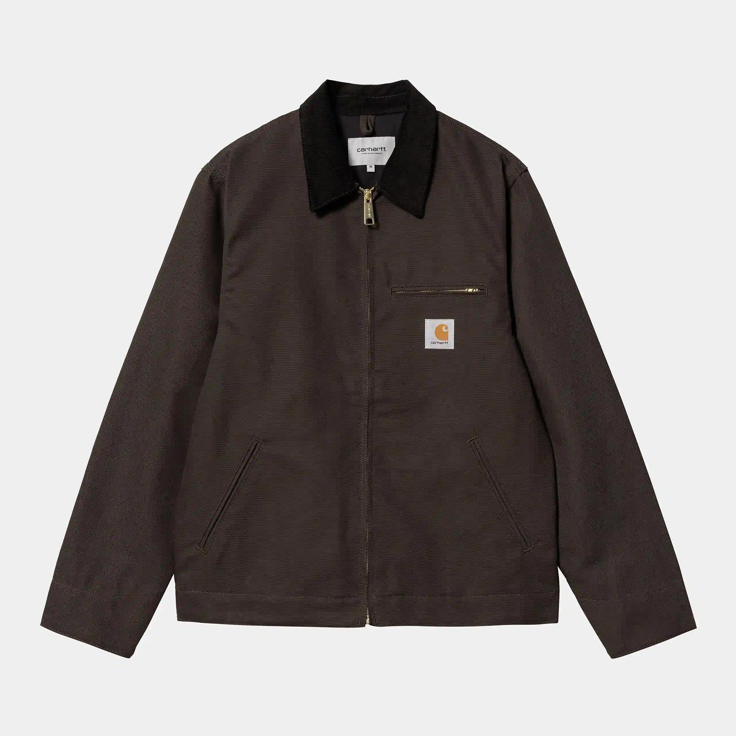"Carhartt Detroit Jacket in Dunkelbraun, robustes Canvas, feste Jacke im klassischen Detroit-Stil mit Kragen und Reißverschluss.“