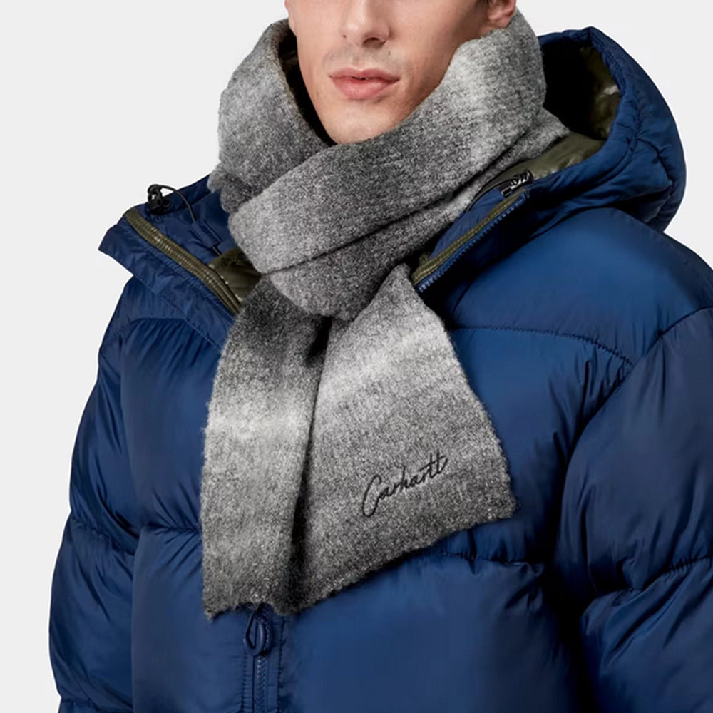 Carhartt WIP Tony Scarf, Schwarz (Black / Black) Jacquard Strickschal, Ton-in-Ton Streifenmuster.