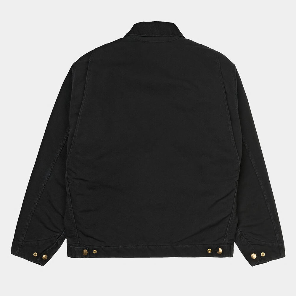 “Carhartt WIP OG Detroit Jacket – Black / Black. Schwarze Jacke aus robustem Canvas, mit Cordkragen, Reißverschluss, Brusttasche mit Reißverschluss und Carhartt WIP Square Label.“