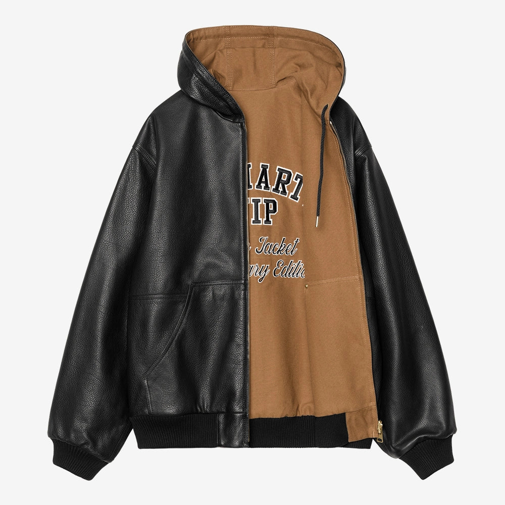 “Carhartt WIP OG Active Jacket 50 Years Anniversary in Schwarz, Premium-Leder, mit Hamilton Brown Innenfutter und Kapuze bei Stickabush Berlin."