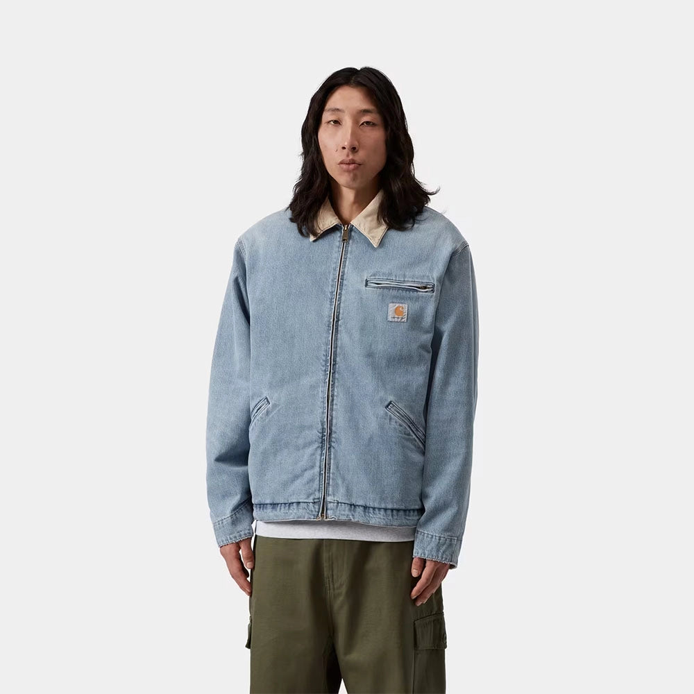 “Carhartt WIP OG Detroit Jacke für Herren in Blau und Cordkragen in Braun aus markantem Burst Washed Canvas mit weitem Loose Fit bei Stickabush.“