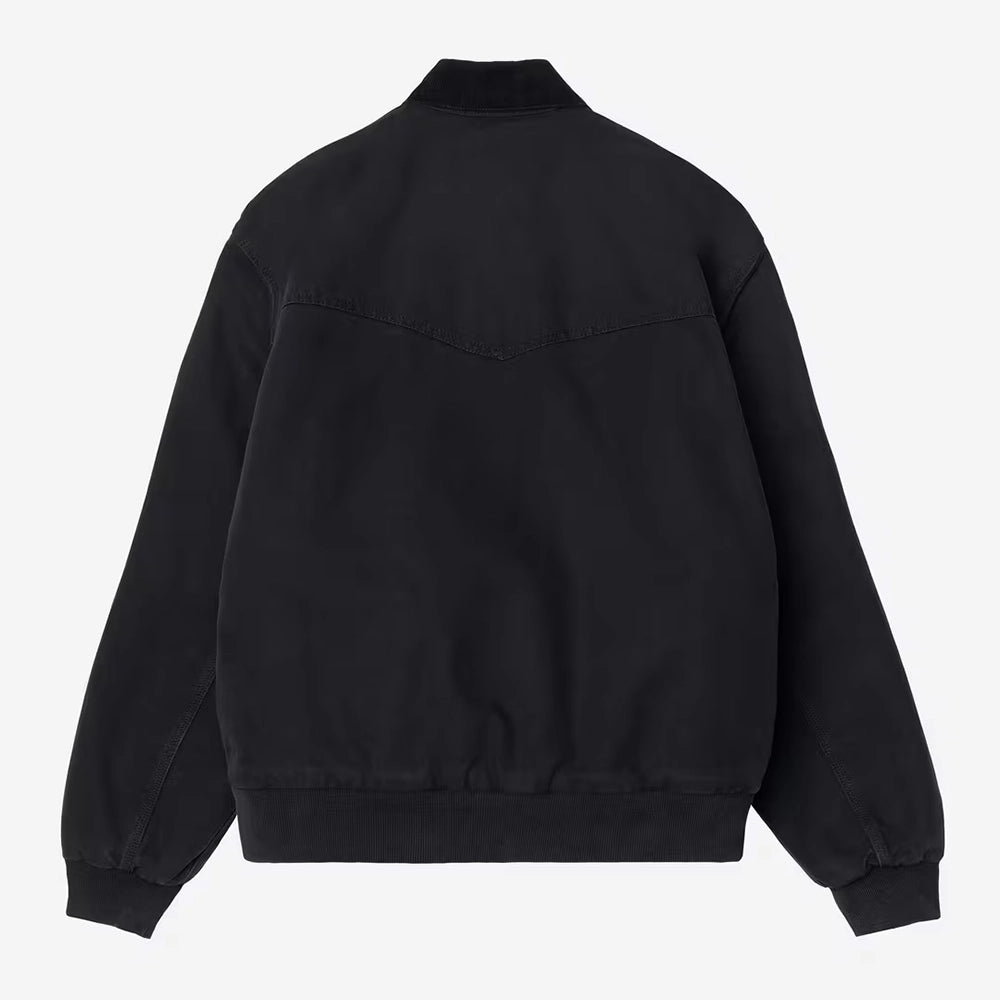 Carhartt WIP OG Santa Fe Jacket in Black / Black – Rueckansicht der schwarzen Stone-Canvas-Workwear-Jacke mit farblich abgesetzten Cord-Details und Reißverschlusstasche.