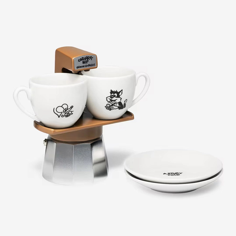 Carhartt WIP Coffee Espresso Maker in Brown – Produktansicht der limitierten Espressokanne mit grafischen Prints.