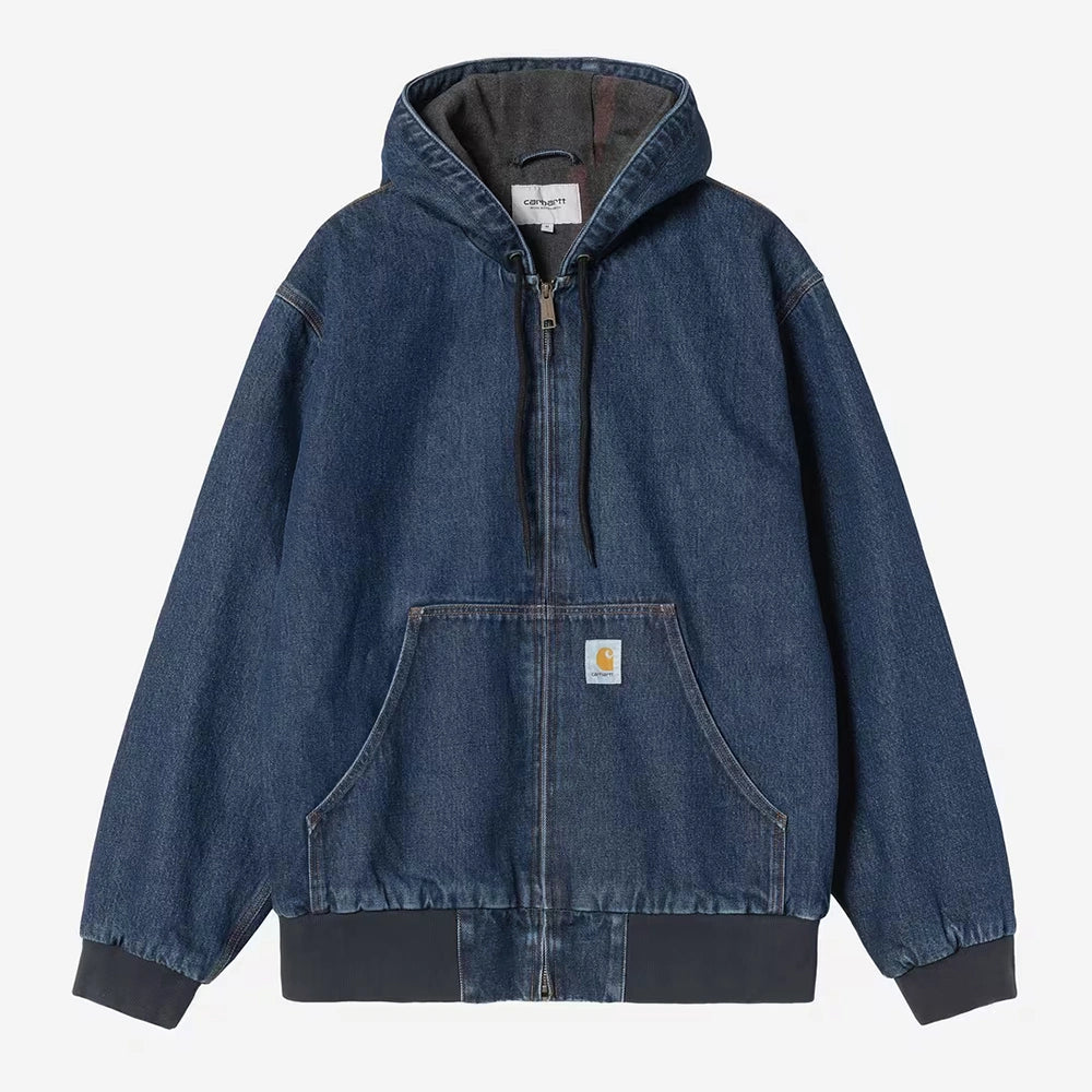 Carhartt WIP OG Active Jacket in Blue (Stone Washed) – Vorderansicht der blauen Canvas-Workwear-Jacke mit Kapuze und Kängurutasche.