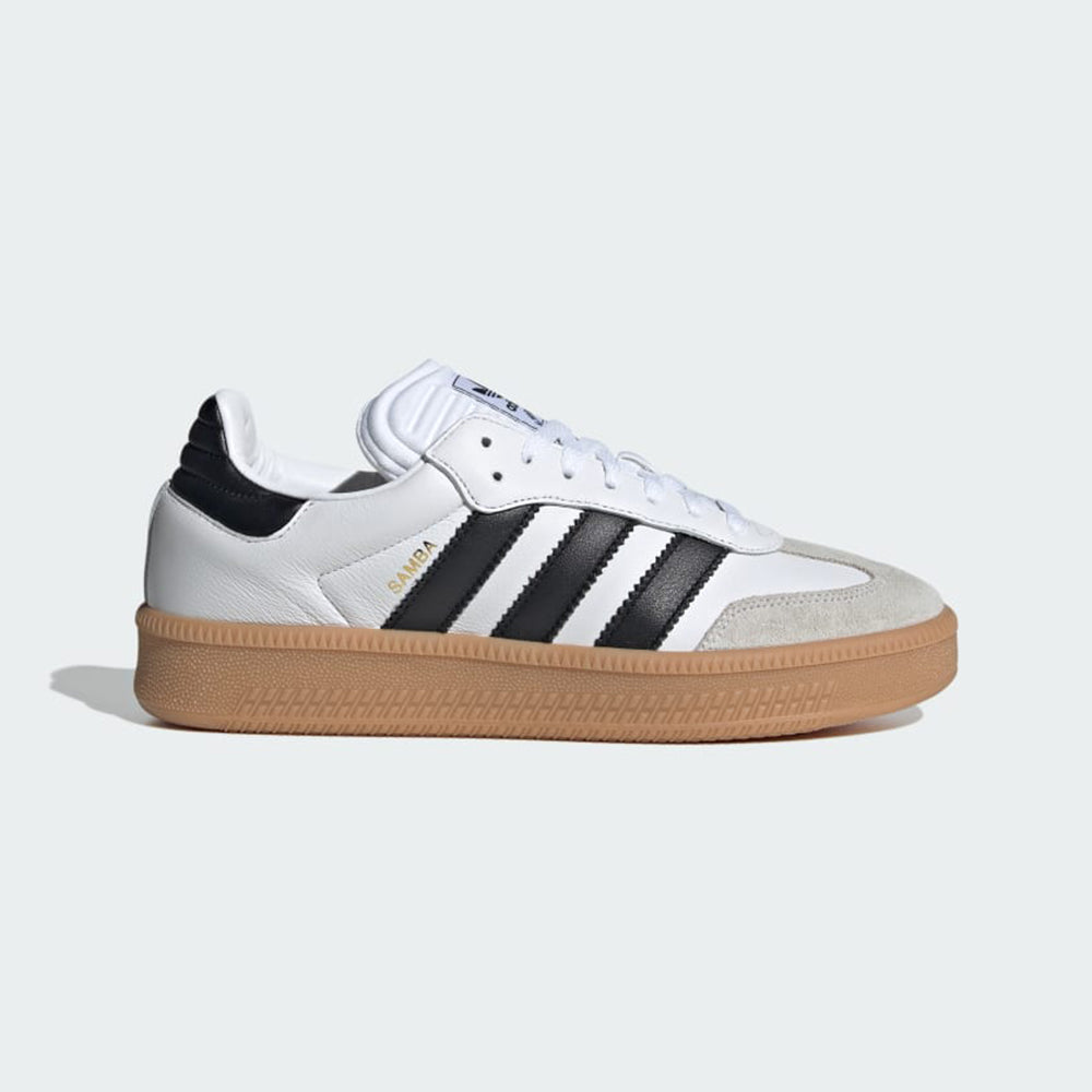 "Adidas Samba XLG White/Black IE1377: Retro Sneaker mit Leder, Wildleder-Details, 3-Streifen-Design und breiteren Sohle bei Stickabush Berlin.“