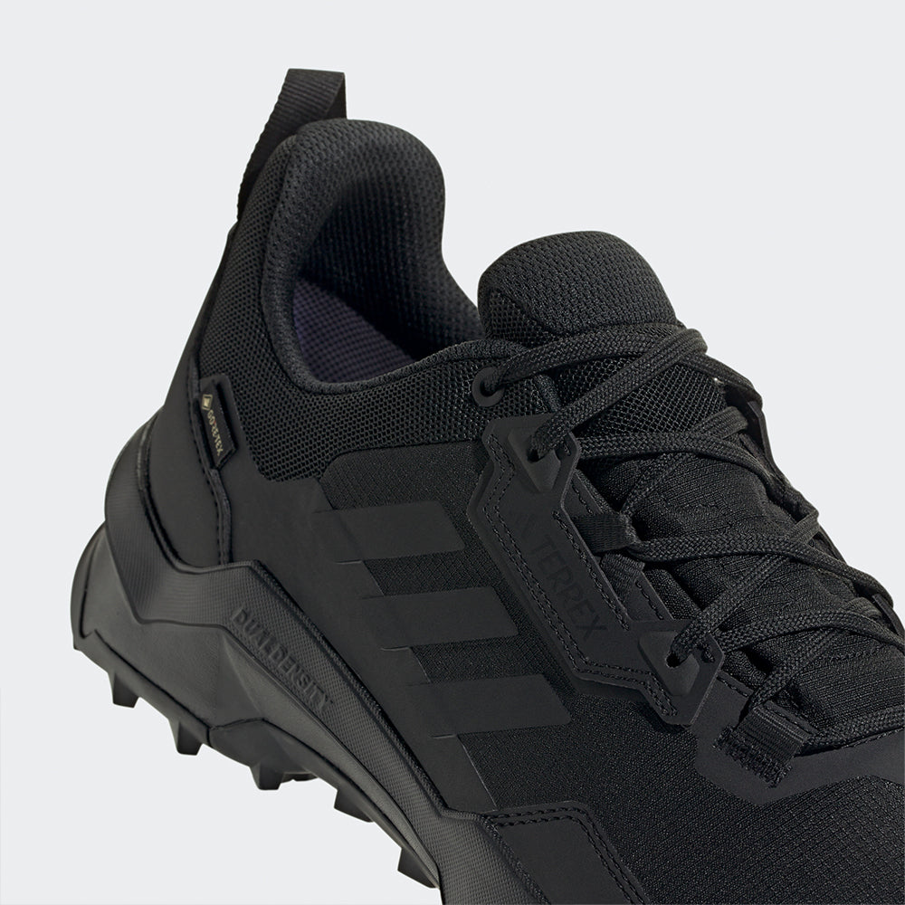 "Adidas Terrex AX4 Gore-Tex Black IE2570: Wasserdichter Outdoor-Schuh mit robuster Sohle für optimalen Grip und Komfort."