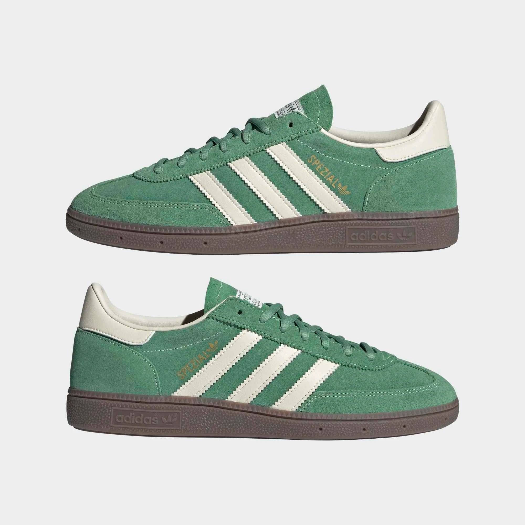 “Adidas Handball Spezial Sneaker in Pre-loved Green und Cream White – Klassischer Retro-Schuh aus Wildleder mit Gummisohle bei Stickabush Berlin“