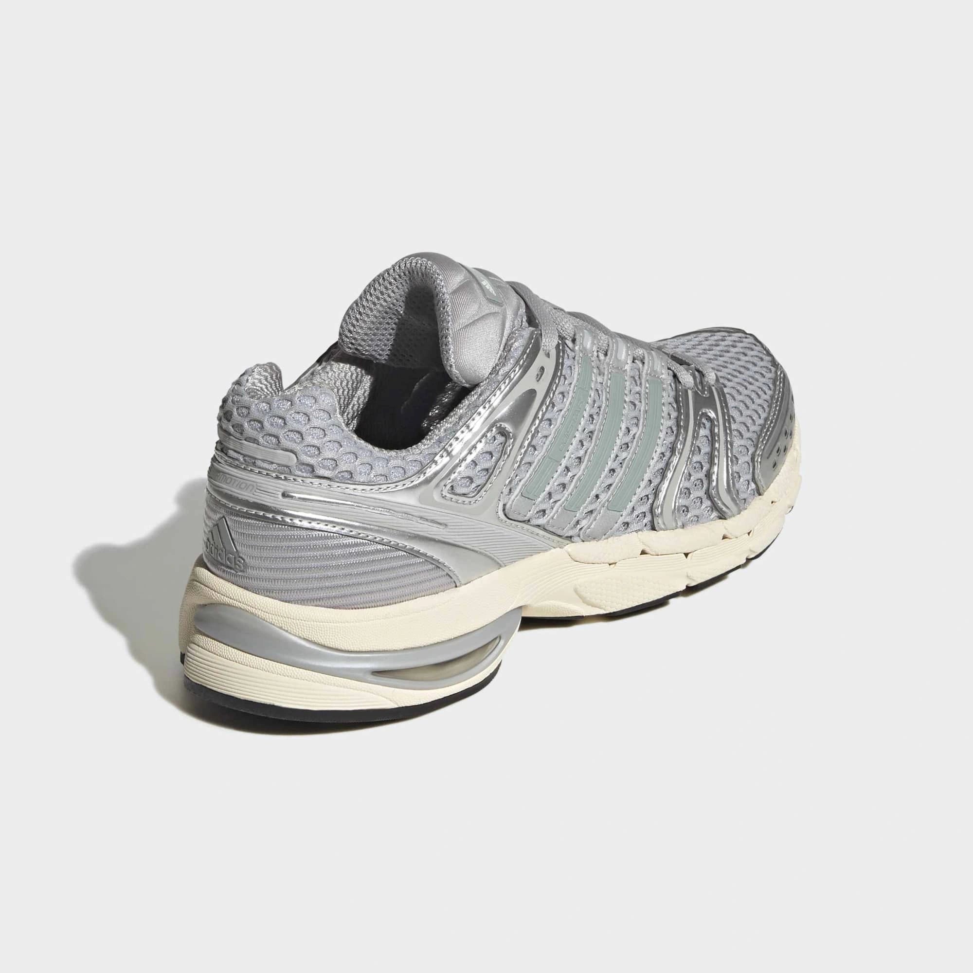 “adidas Adistar Control 5 Damen Sneaker in Grau und Türkis – Seitenansicht der technischen Sohle und Mesh-Details bei Stickabush.“