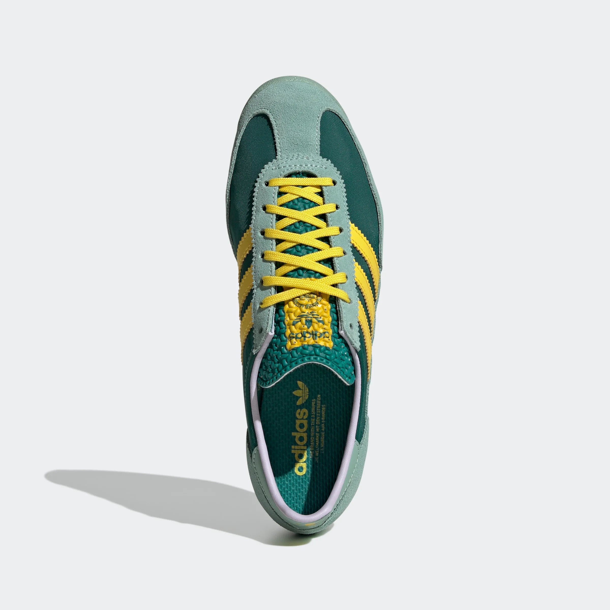 "Adidas SL 72 OG W in Green/Yellow Retro Sneaker mit leichtem Nylon, Wildleder-Details und gelben 3-Streifen-Design bei Stickabush Berlin."