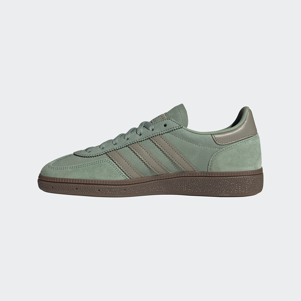 Adidas Spezial Retro-Sneaker in Dunkelgrün JI2645: Schuhe mit „Spezial“-Branding an der Seite und Leder Obermaterial.