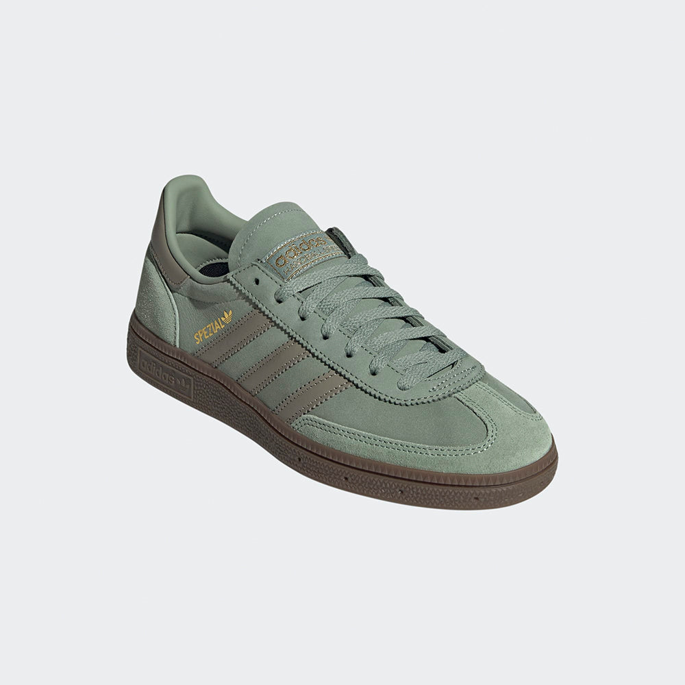 Adidas Spezial Retro-Sneaker in Dunkelgrün JI2645: Schuhe mit „Spezial“-Branding an der Seite und Leder Obermaterial.