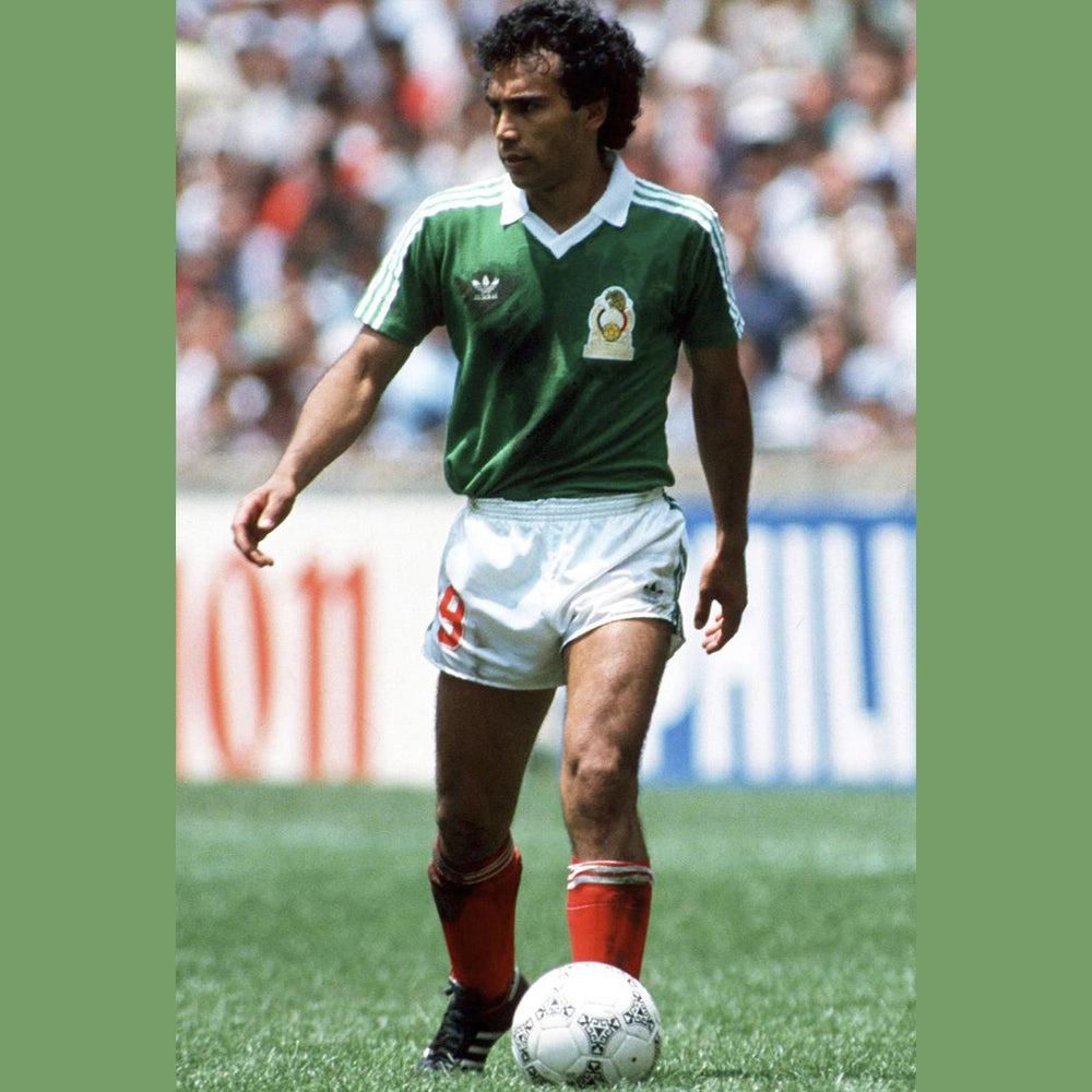 "adidas Originals Mexico 1986 Heimtrikot in Grün – Retro Fußball-Trikot mit der legendären Nr. 9 zur WM 2026 im Blokecore-Style bei Stickabush.“