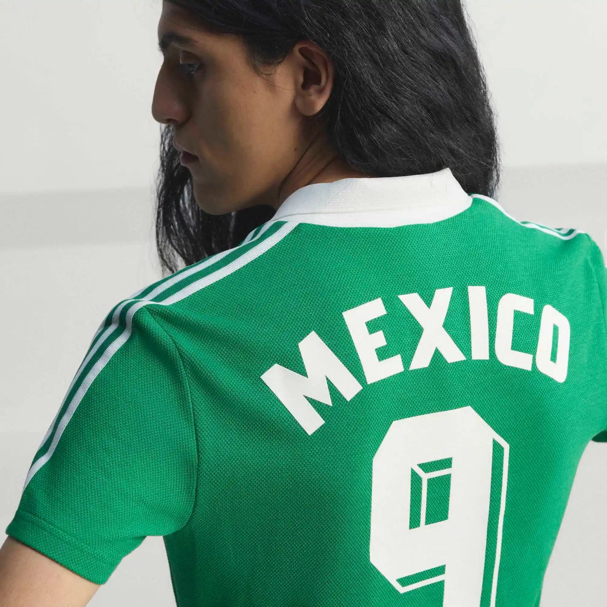 "adidas Originals Mexico 1986 Heimtrikot in Grün – Retro Fußball-Trikot mit der legendären Nr. 9 zur WM 2026 im Blokecore-Style bei Stickabush.“
