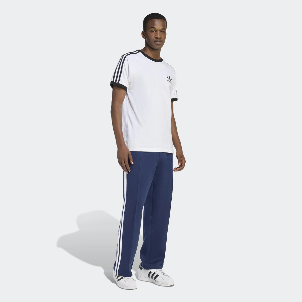 "adidas Originals Spacer Baggy Track Pant in Night Indigo KD4087 jetzt im STICKABUSH Store Berlin Kreuzberg"