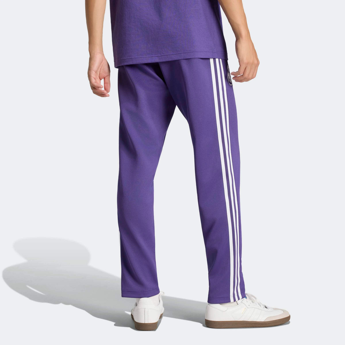 adidas Originals Real Madrid Originals Track Pants in Purple – Rueckansicht am Model im STICKABUSH Online-Shop