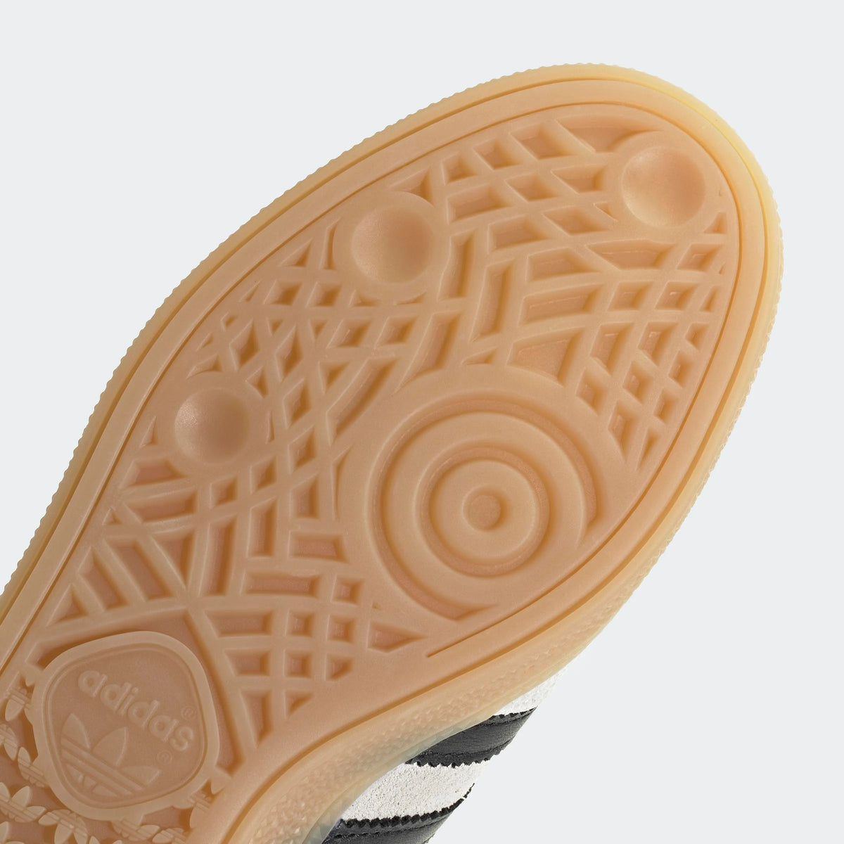 adidas Originals Handball Spezial Sneaker in Cloud White / Core Black – Detailansicht im STICKABUSH Online-Shop