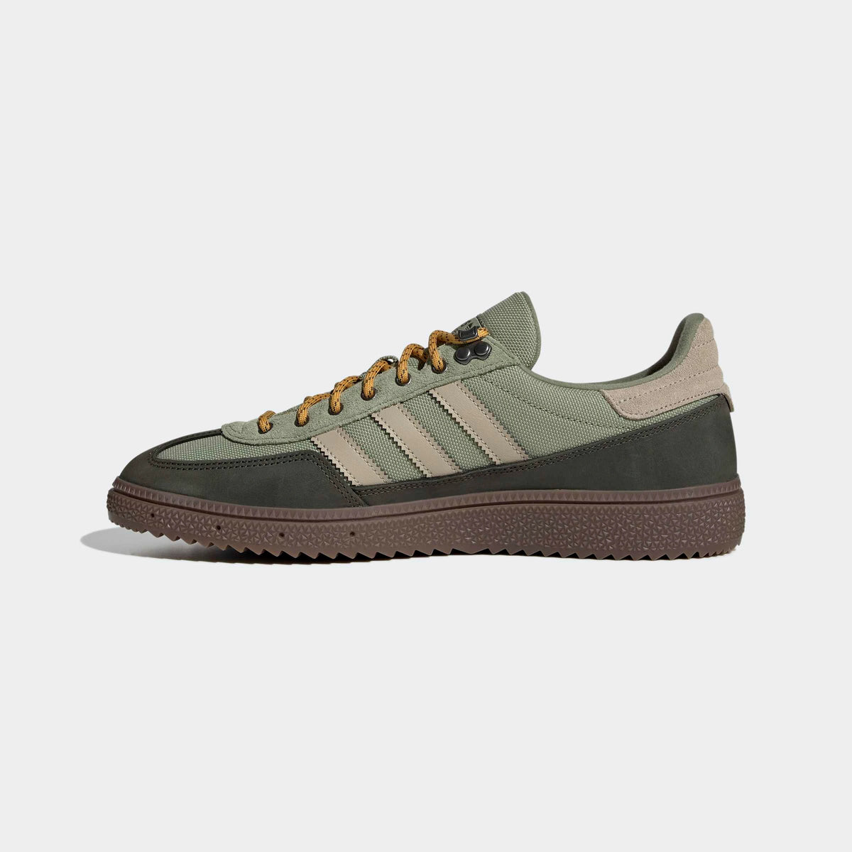 adidas Originals Handball Spezial WTR in Tent Green / Khaki Three / Night Cargo – Innenansicht des grünen Retro-Sneakers mit Metallösen und charakteristischen 3-Stripes.