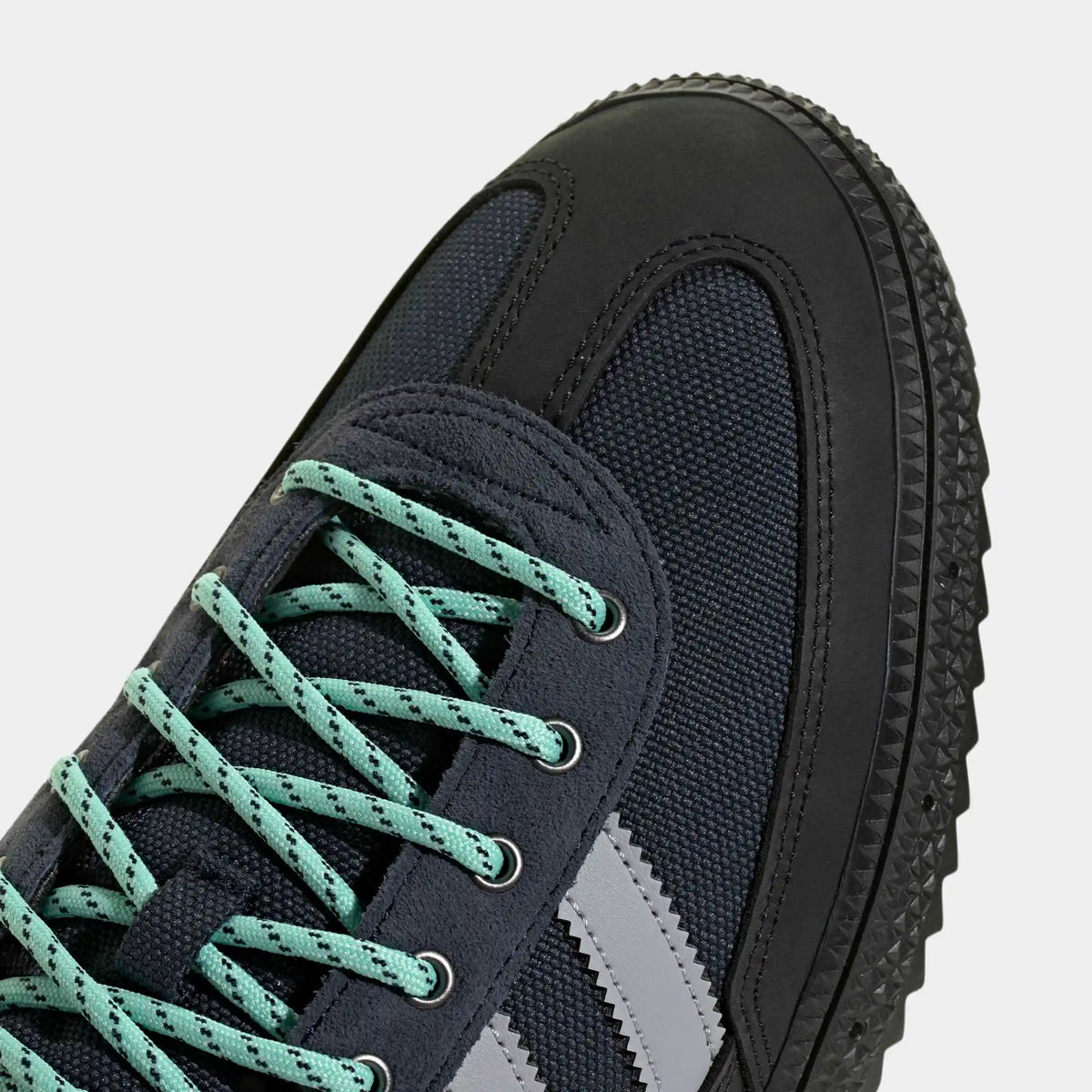 adidas Handball Spezial WTR in Legend Ink / Halo Silver / Core Black – Detailansicht