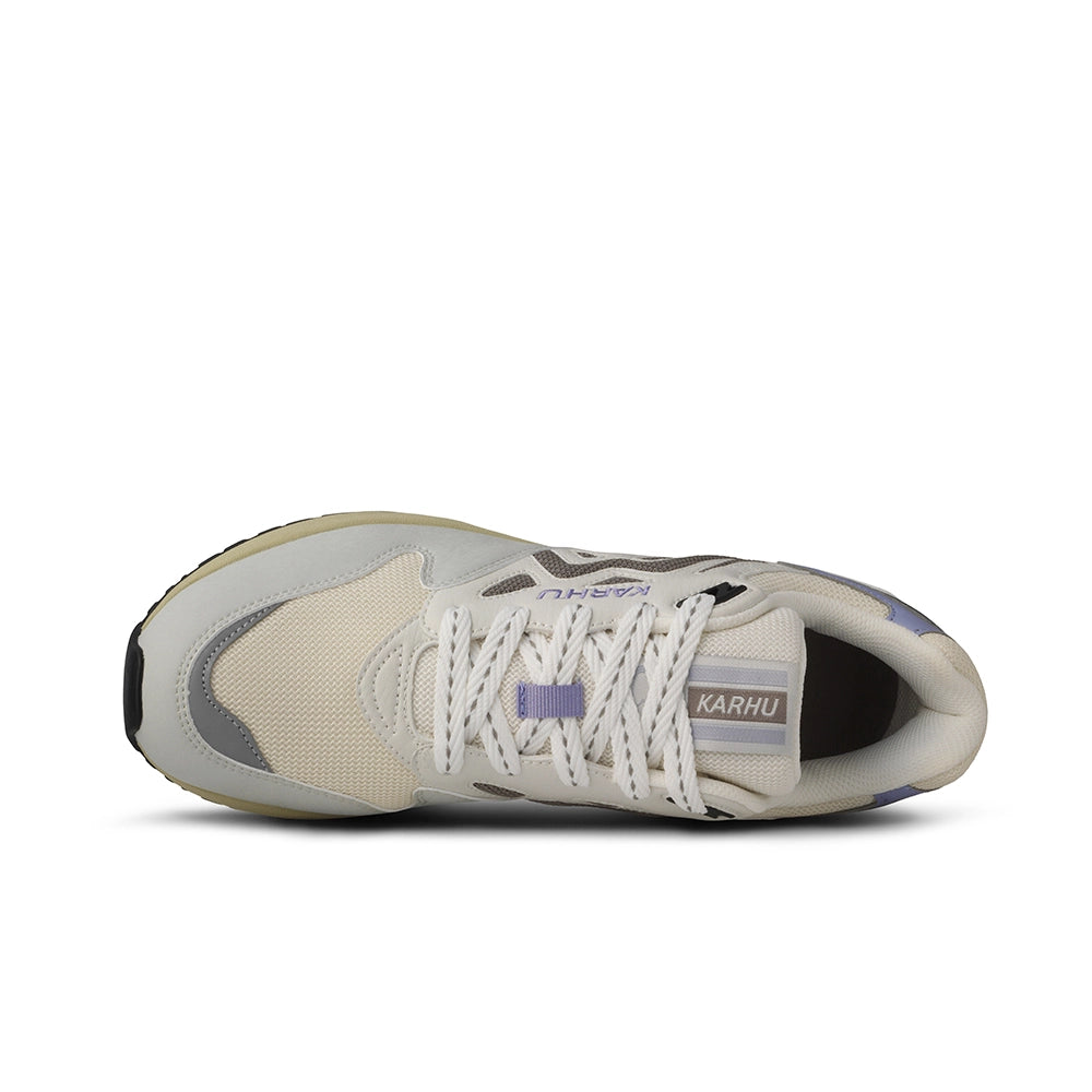 Karhu Legacy 96 Sneaker Foggy Dew Hematite F806101 jetzt bei Stickabush Berlin.