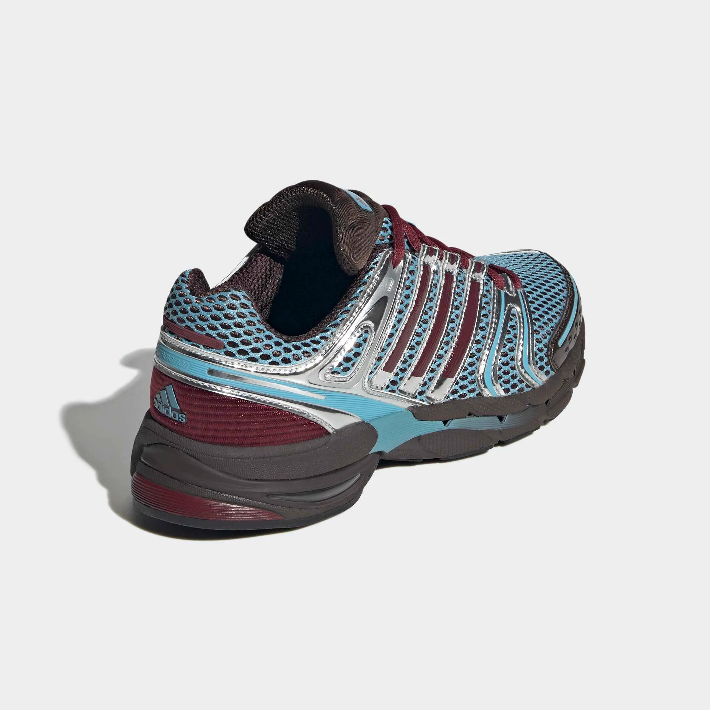 adidas Originals Adistar Control 5 Sneaker in Preloved Blue, Dark Brown und Grey Five jetzt bei Stickabush Berlin.