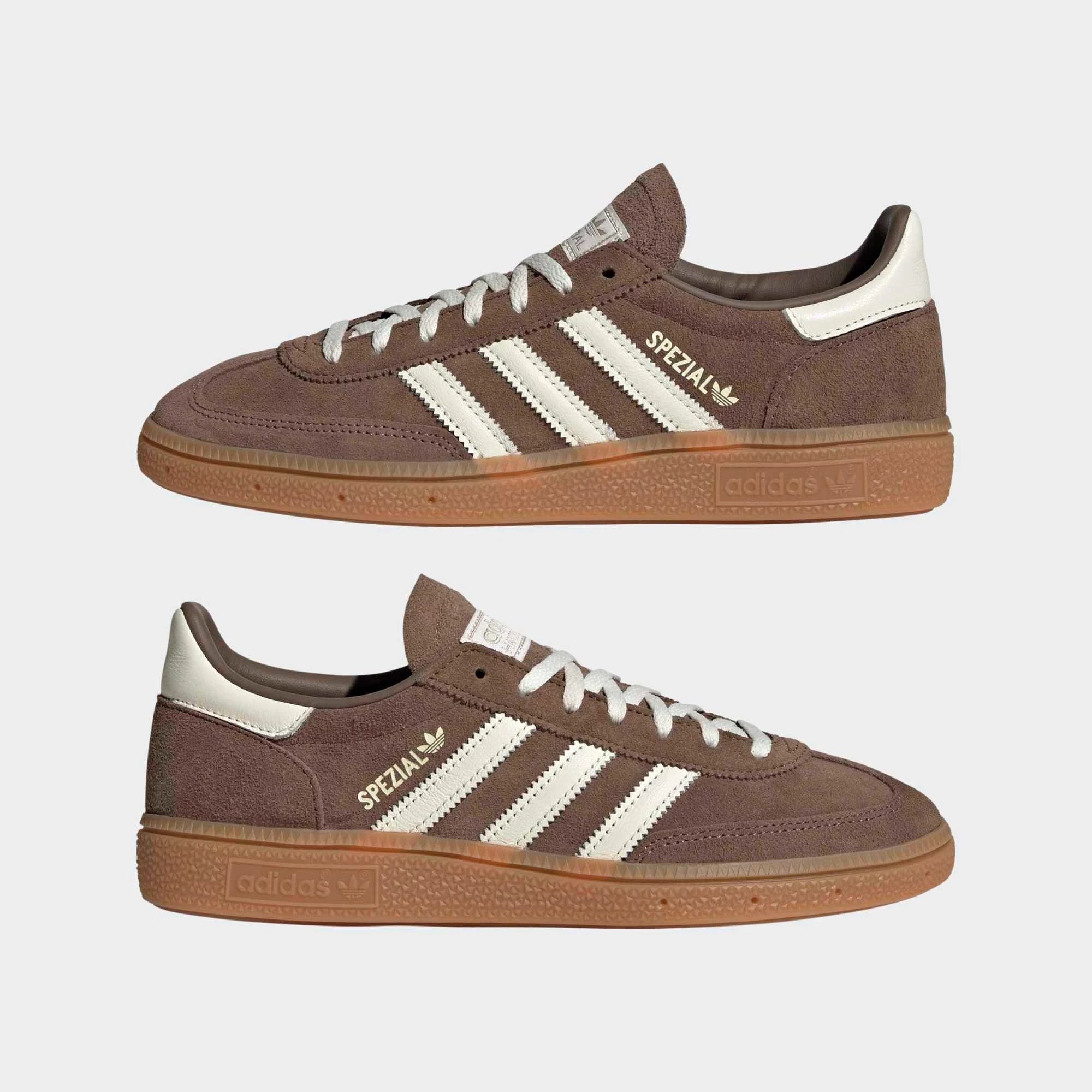 „adidas Originals Handball Spezial Damen Earth Strata Off White IF6490 - Suede Retro-Sneaker in Braun erhältlich bei Stickabush Berlin.“