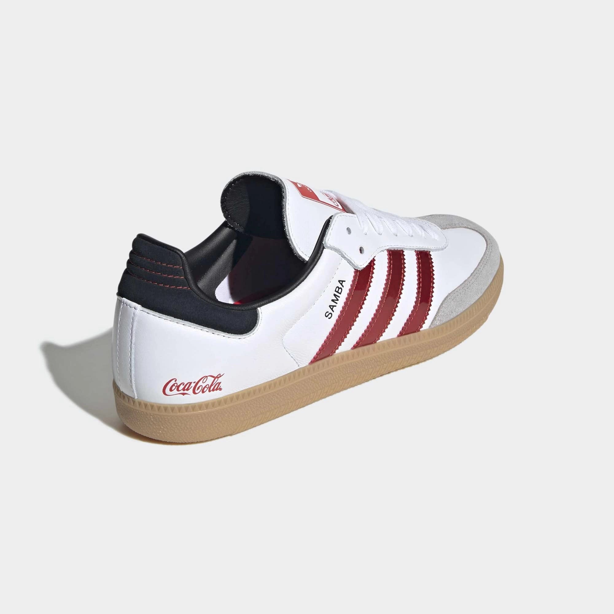 „adidas Originals Samba OG x Coca-Cola Sneaker (KH6879) in Cloud White und Gum-Sohle bei Stickabush Berlin.“