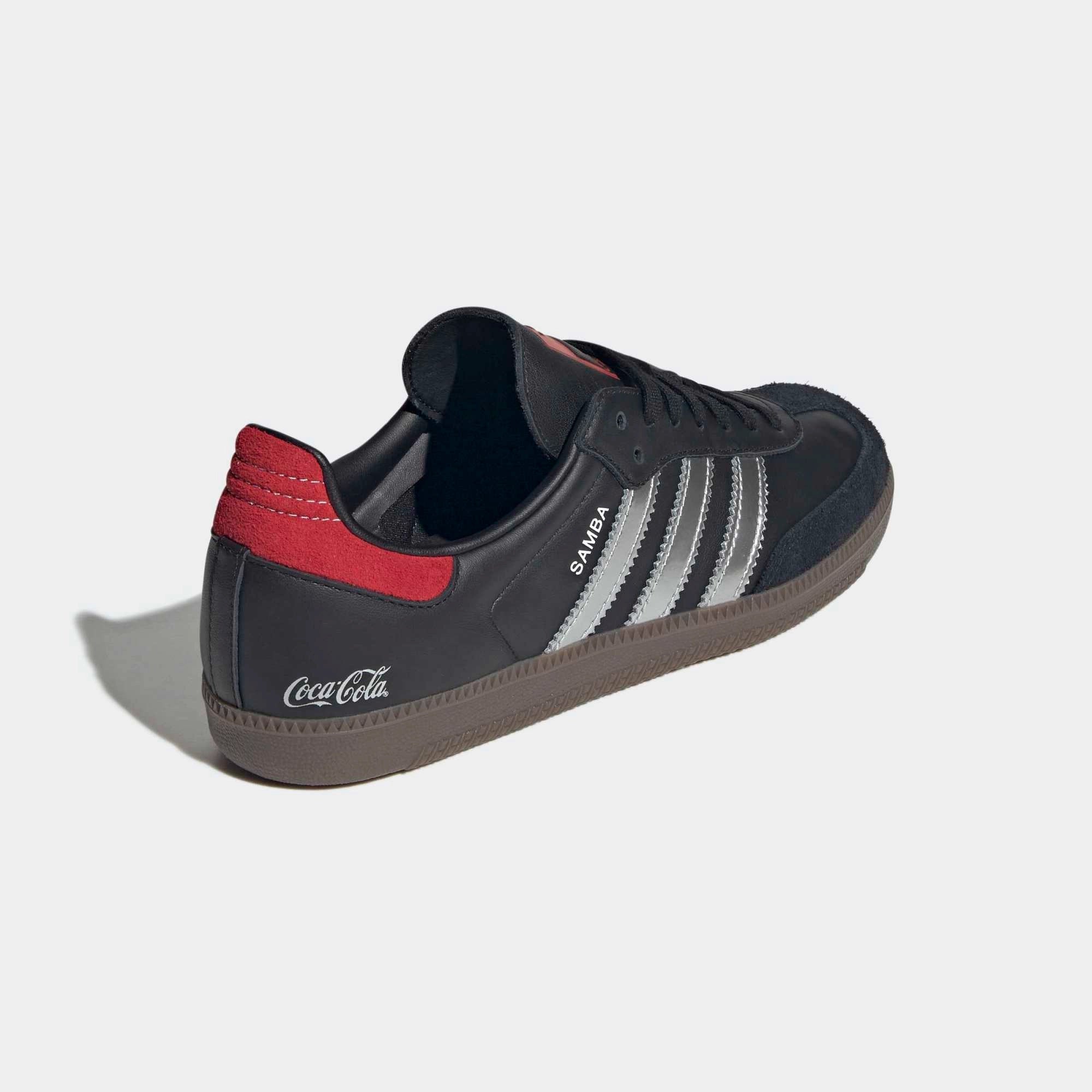 „adidas Originals Samba OG x Coca-Cola Sneaker (KH6880) in Core Black und Gum-Sohle bei Stickabush Berlin.“