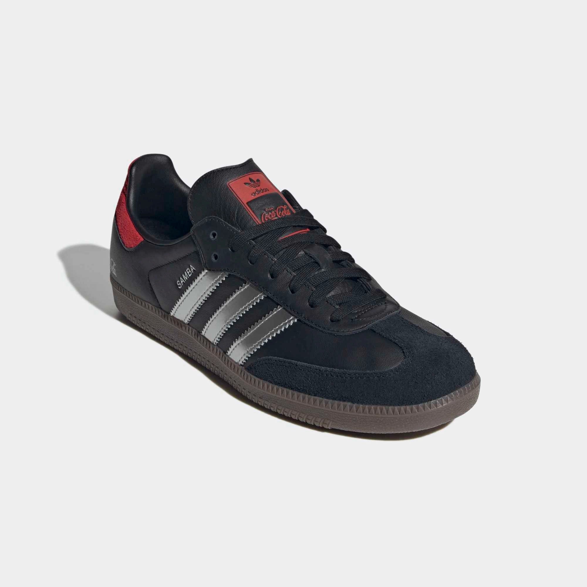 „adidas Originals Samba OG x Coca-Cola Sneaker (KH6880) in Core Black und Gum-Sohle bei Stickabush Berlin.“