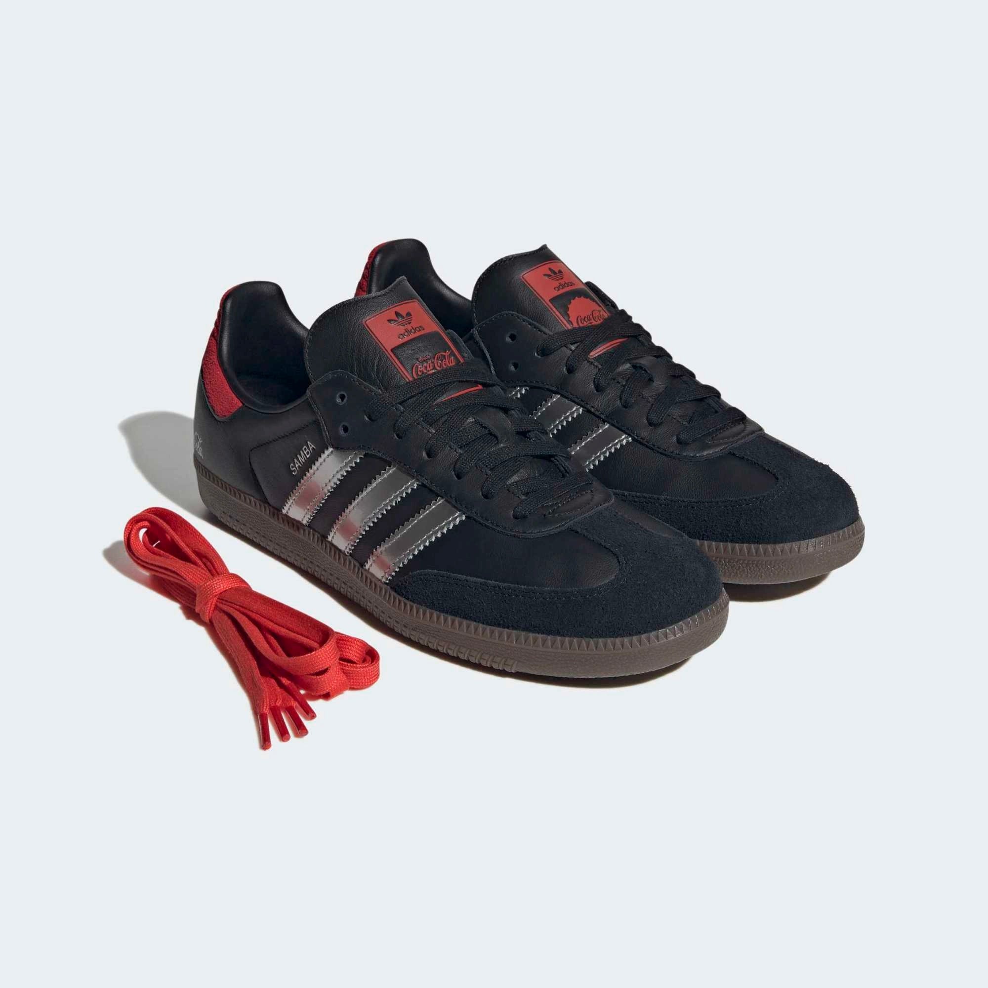 „adidas Originals Samba OG x Coca-Cola Sneaker (KH6880) in Core Black und Gum-Sohle bei Stickabush Berlin.“