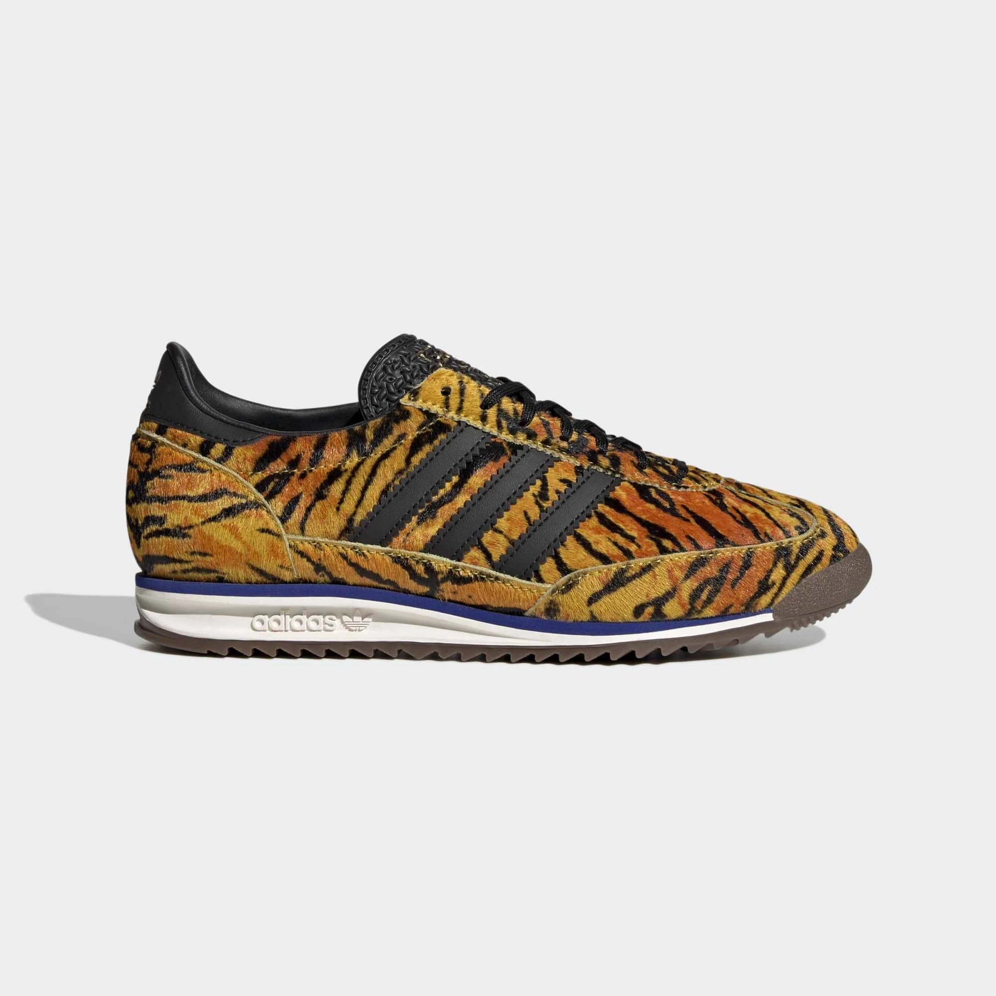 “adidas Originals SL 72 OG Damen Sneaker Tiger Print KH8812 – Gelb-Schwarzes Leo-Muster mit schmaler Retro-Silhouette bei Stickabush Berlin.“
