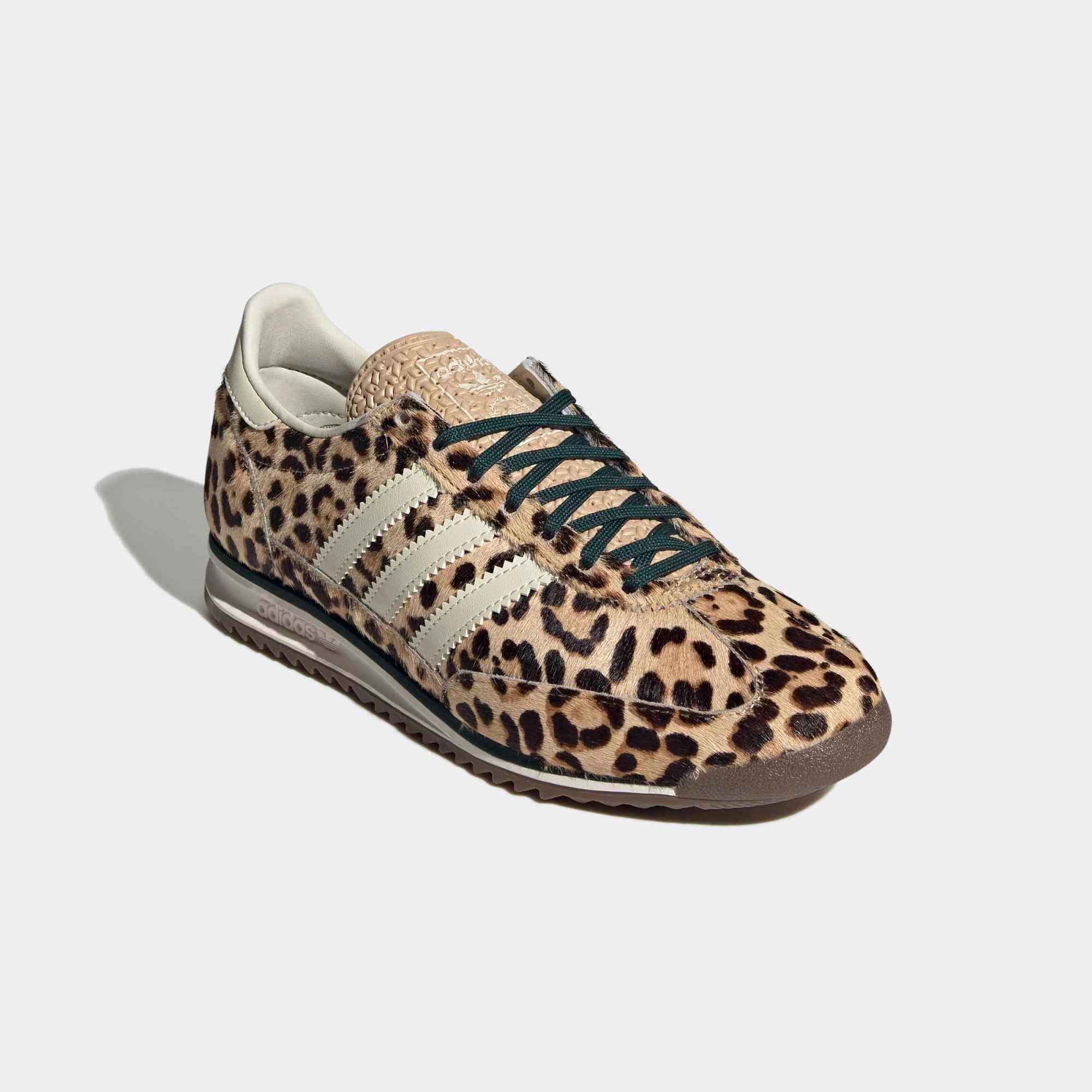 "adidas SL 72 OG Damen Sneaker in Leopard Print Magic Beige mit brauner Gummisohle, Style-ID: KI4205 bei Stickabush Berlin."