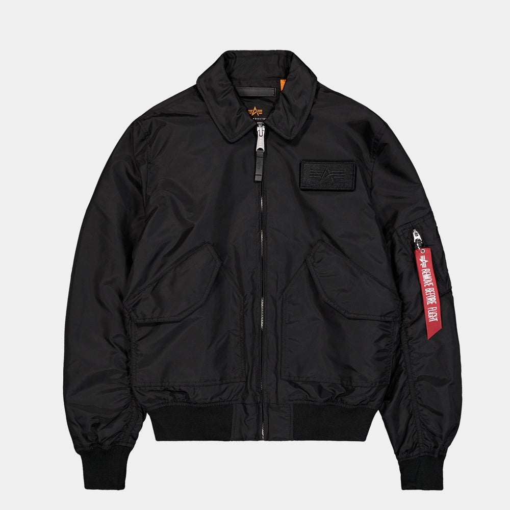 Alpha Industries CWU-36/P TT Light Bomberjacke Black (266101-03) Detailansicht mit Ärmeltasche bei Stickabush Berlin.